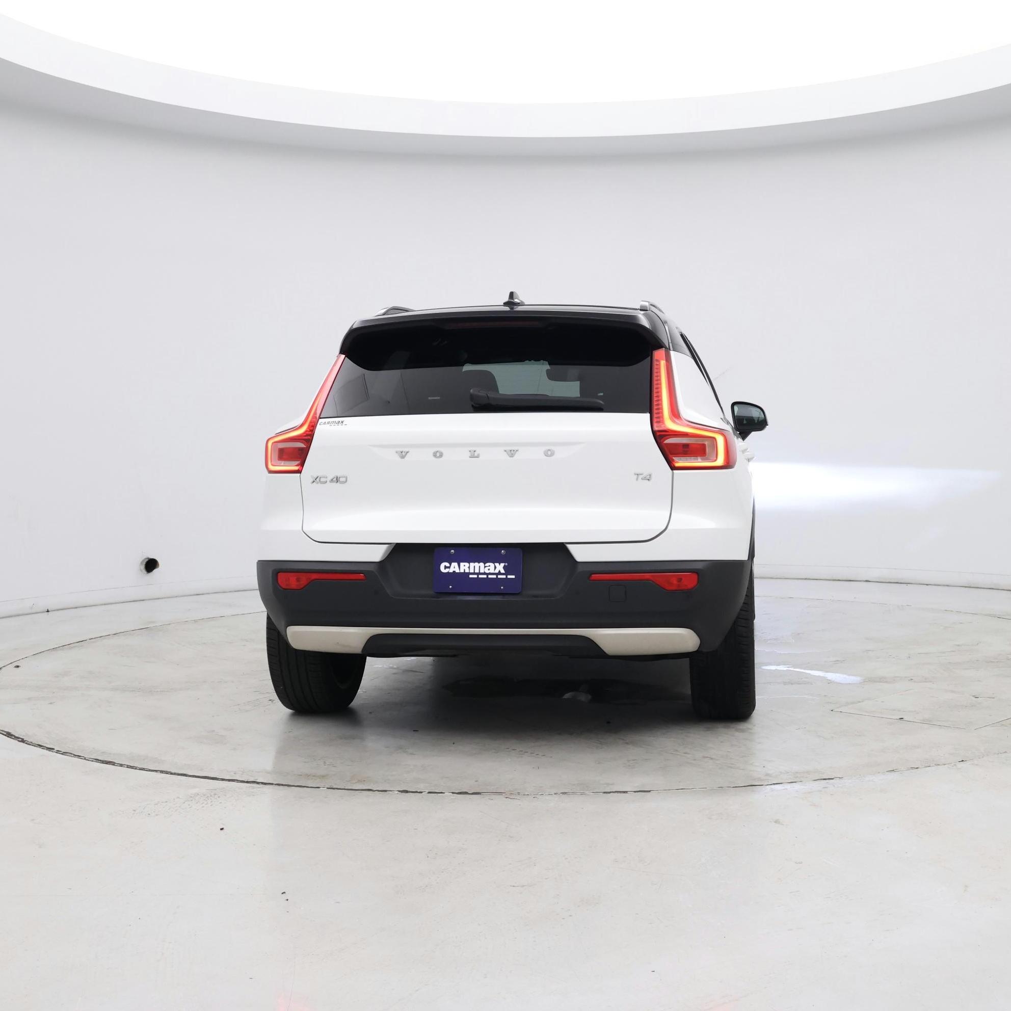 Thumbnail: 2021 Volvo XC40 - 8