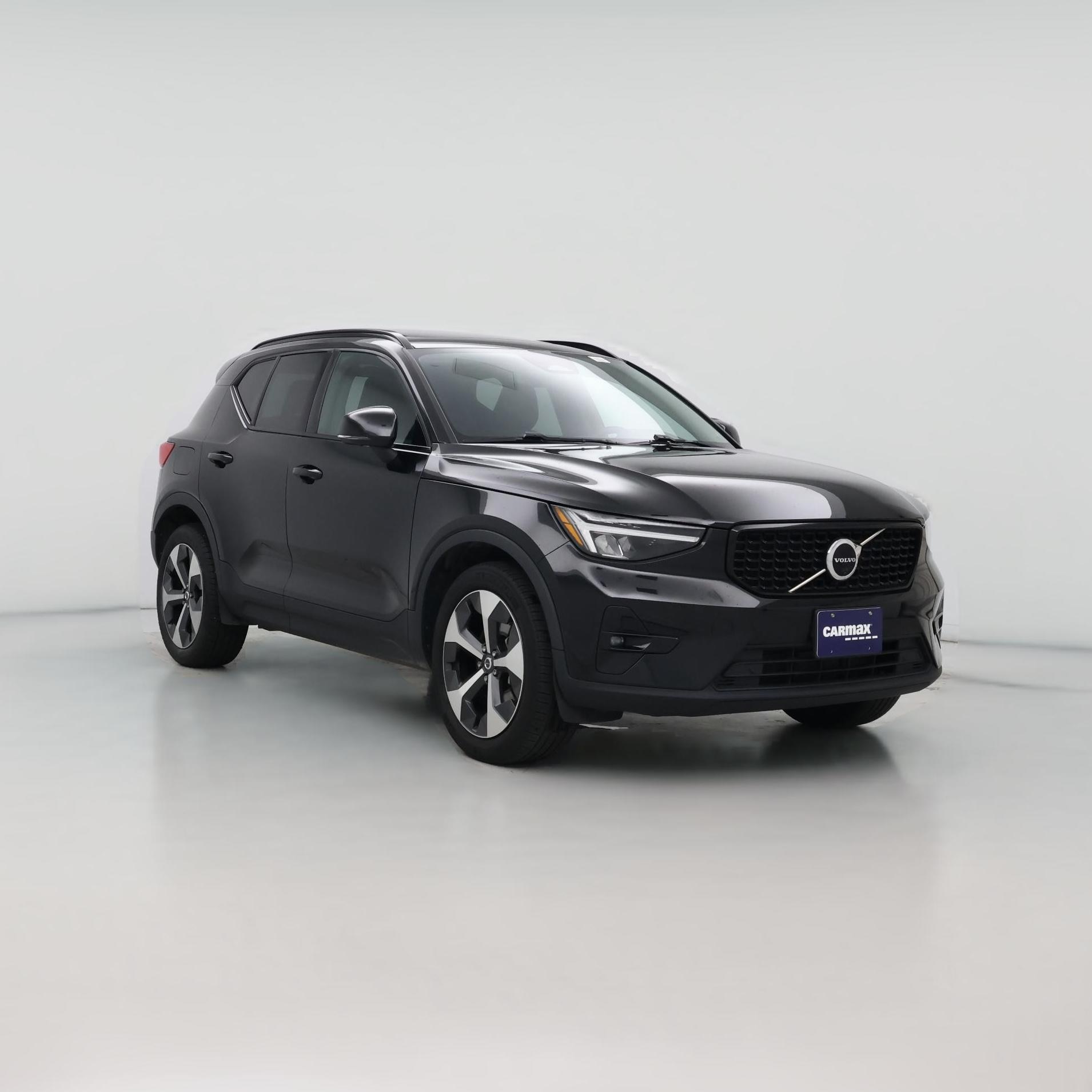 Thumbnail: 2023 Volvo XC40 - 1