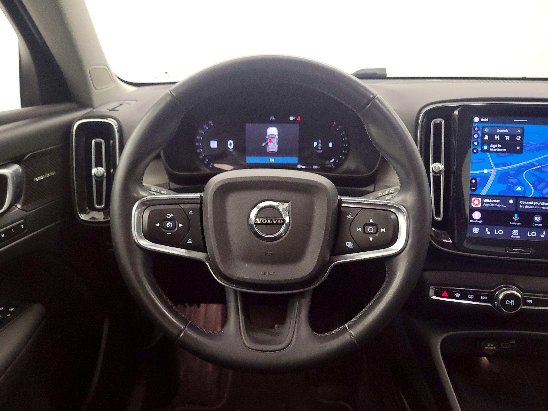 Thumbnail: 2023 Volvo XC40 - 10