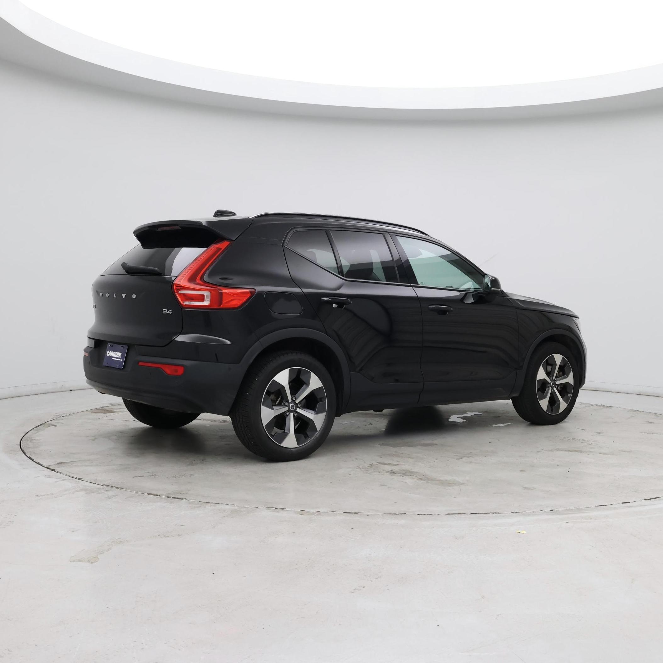 Thumbnail: 2023 Volvo XC40 - 6