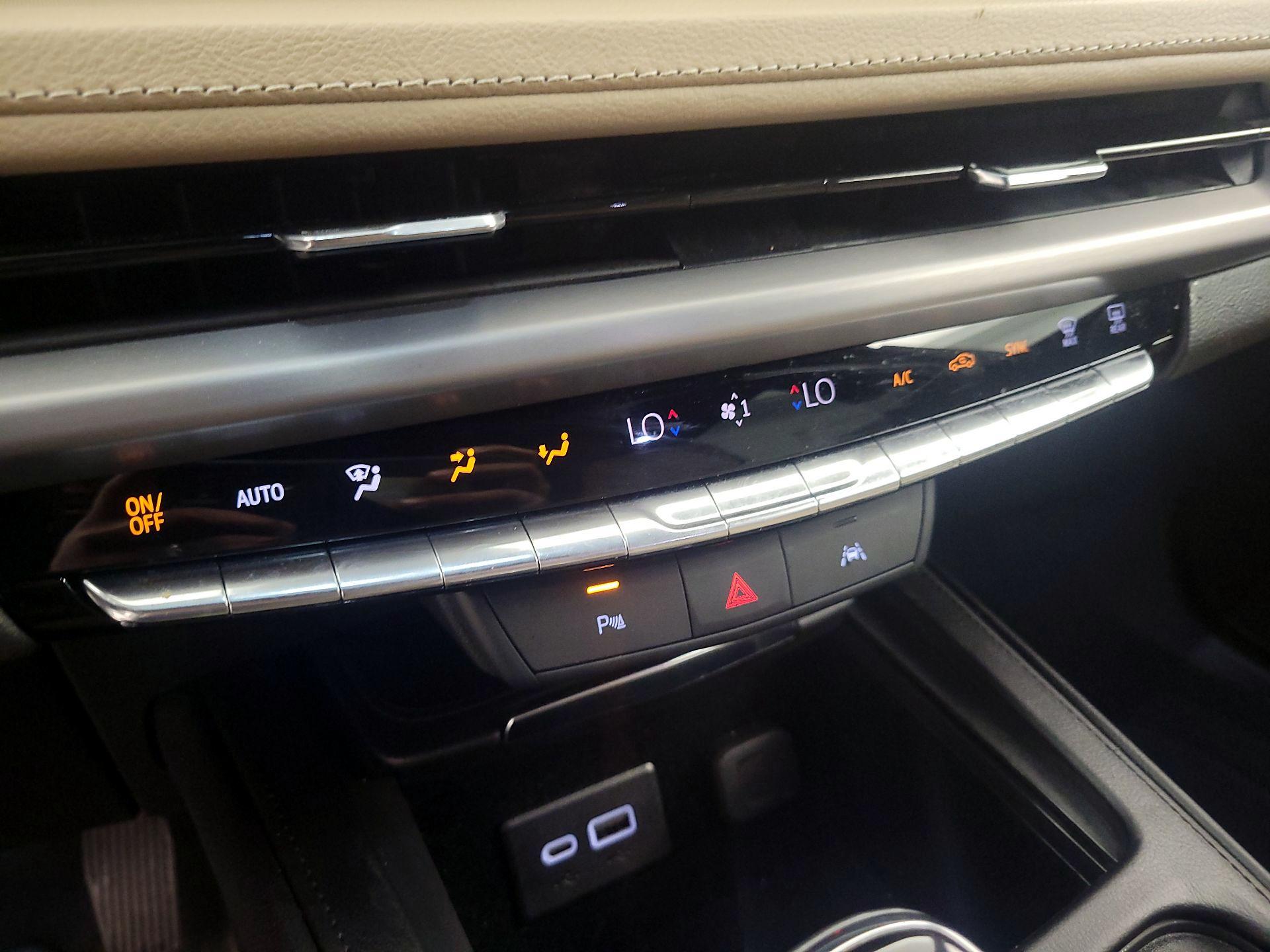 Thumbnail: 2024 Cadillac XT4 - 16