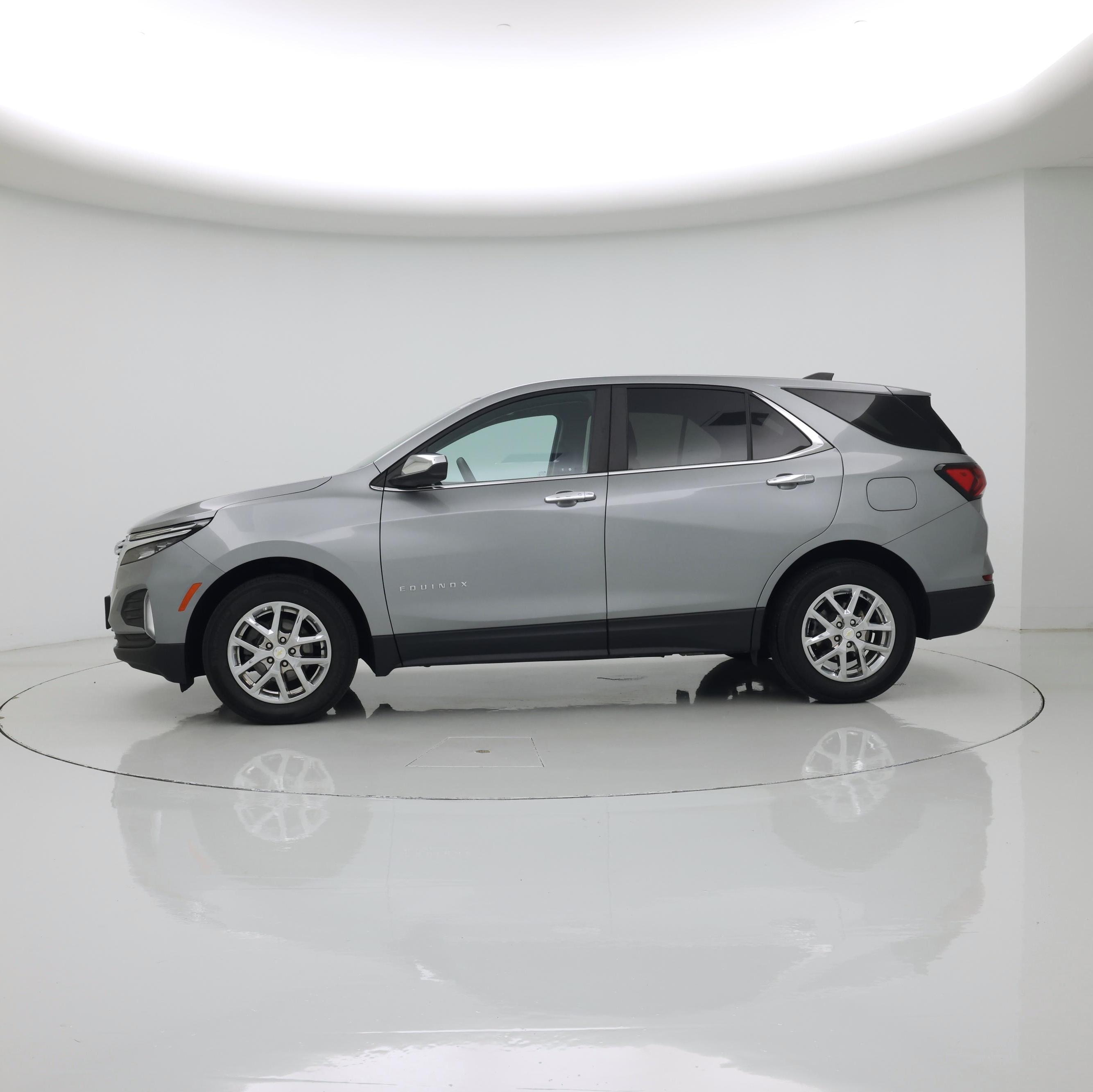 Thumbnail: 2023 Chevrolet Equinox - 3