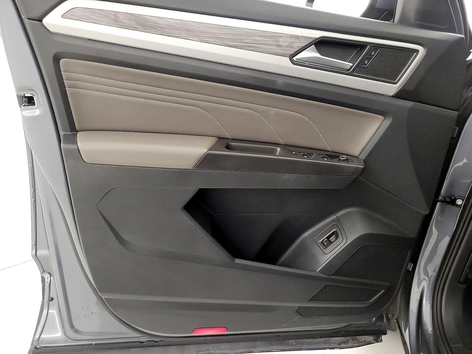 2023 Volkswagen Atlas Cross Sport 13