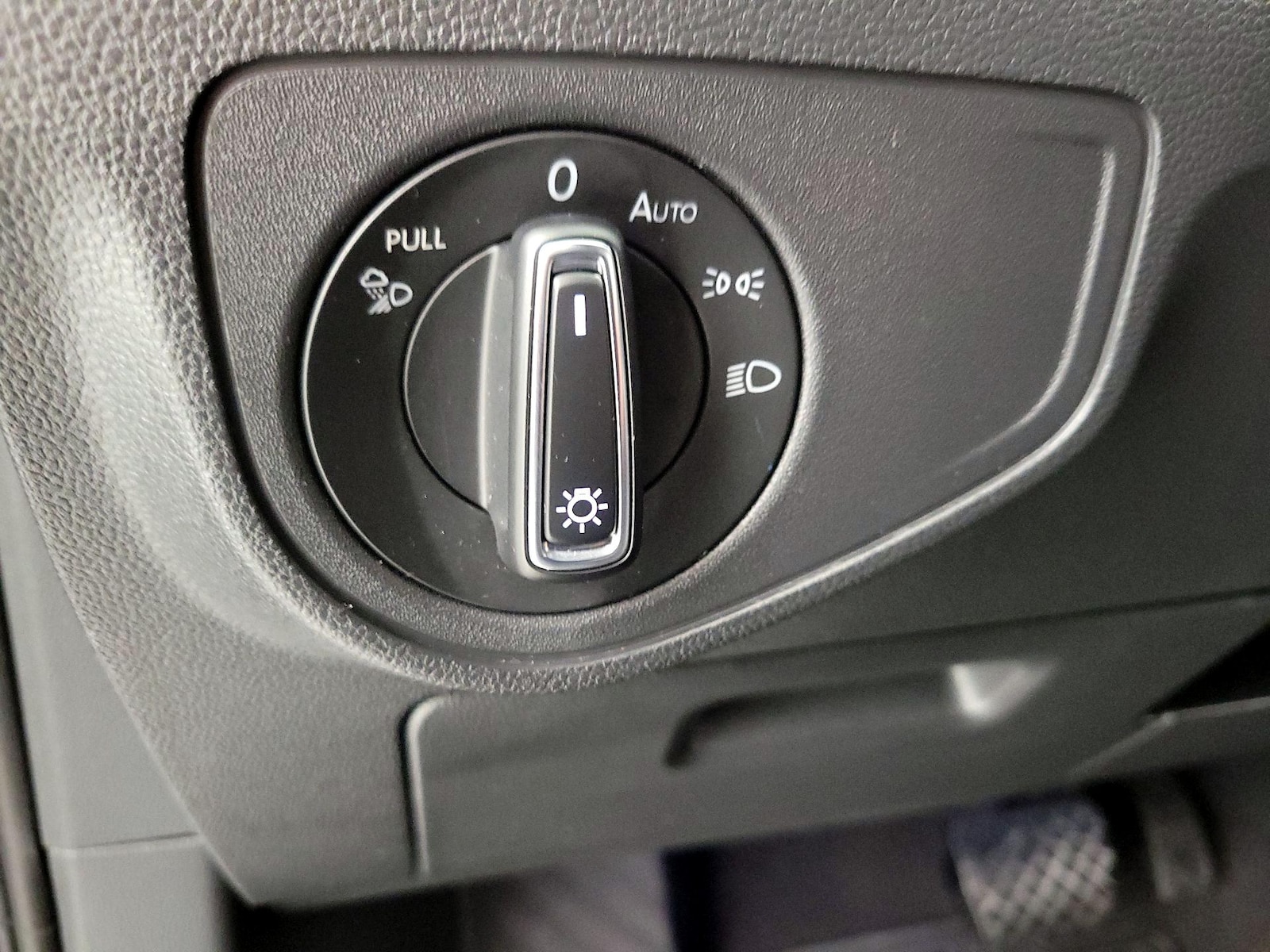 2023 Volkswagen Atlas Cross Sport 14