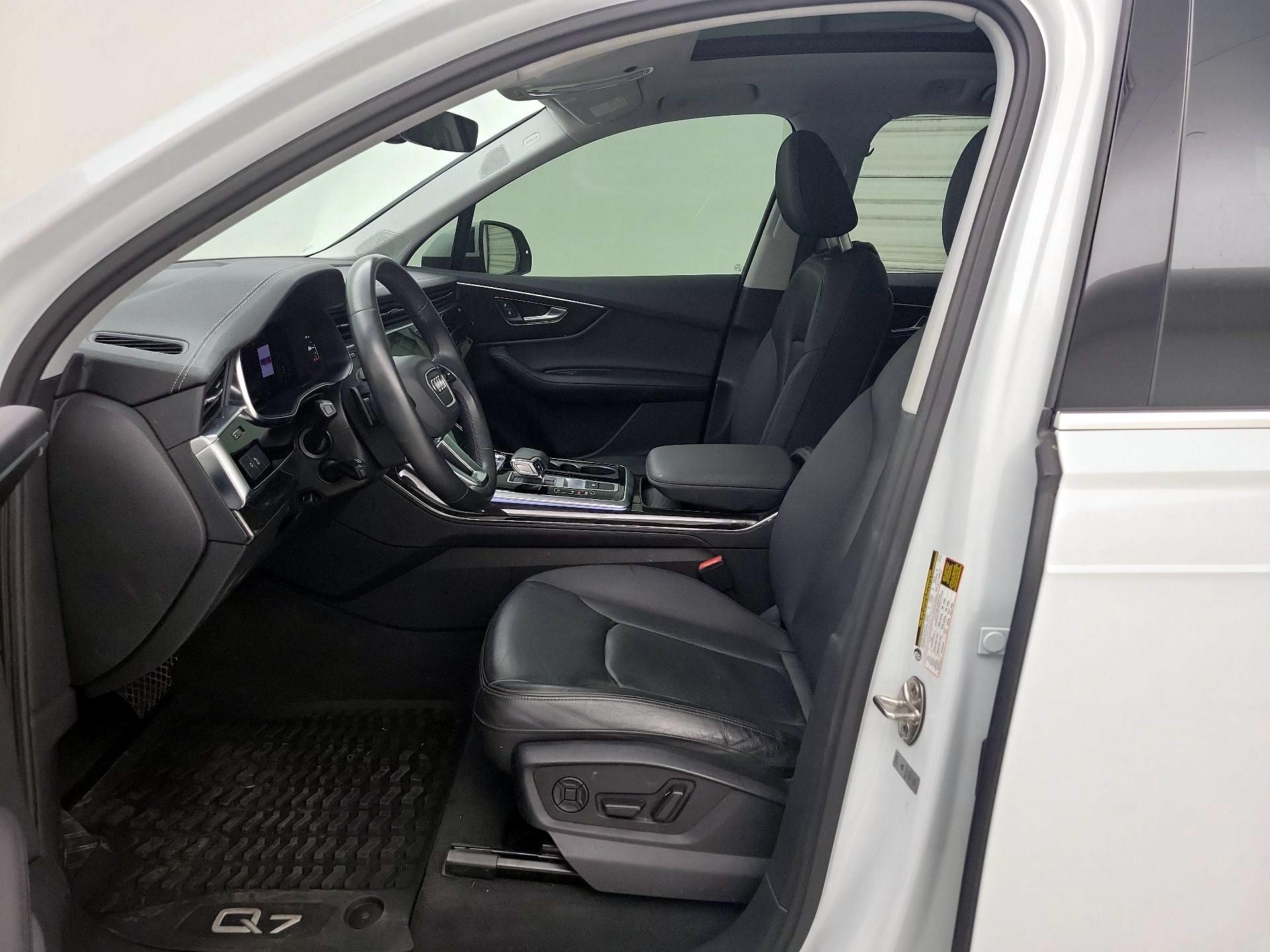 Thumbnail: 2023 Audi Q7 - 11