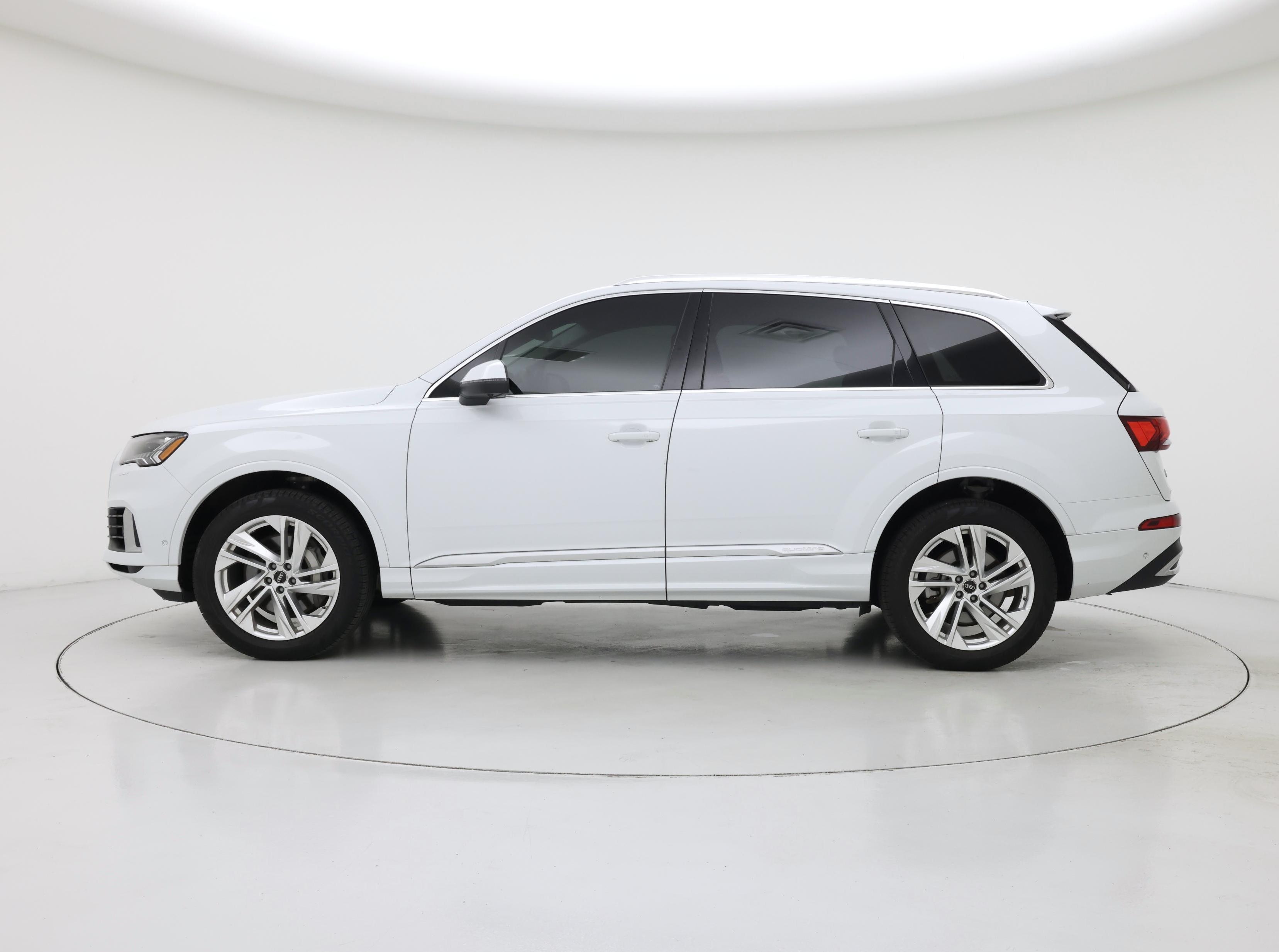 Thumbnail: 2023 Audi Q7 - 3