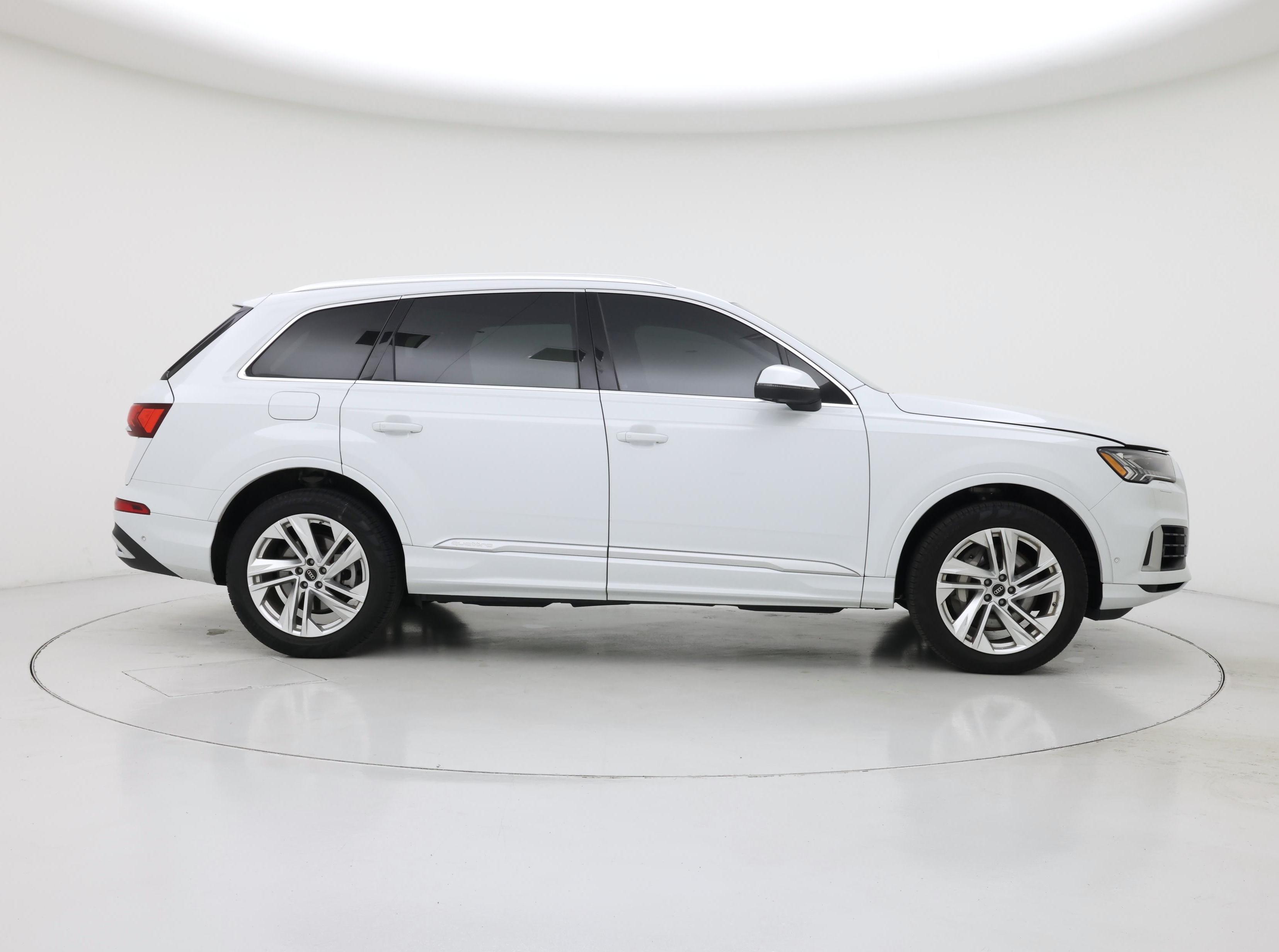Thumbnail: 2023 Audi Q7 - 7