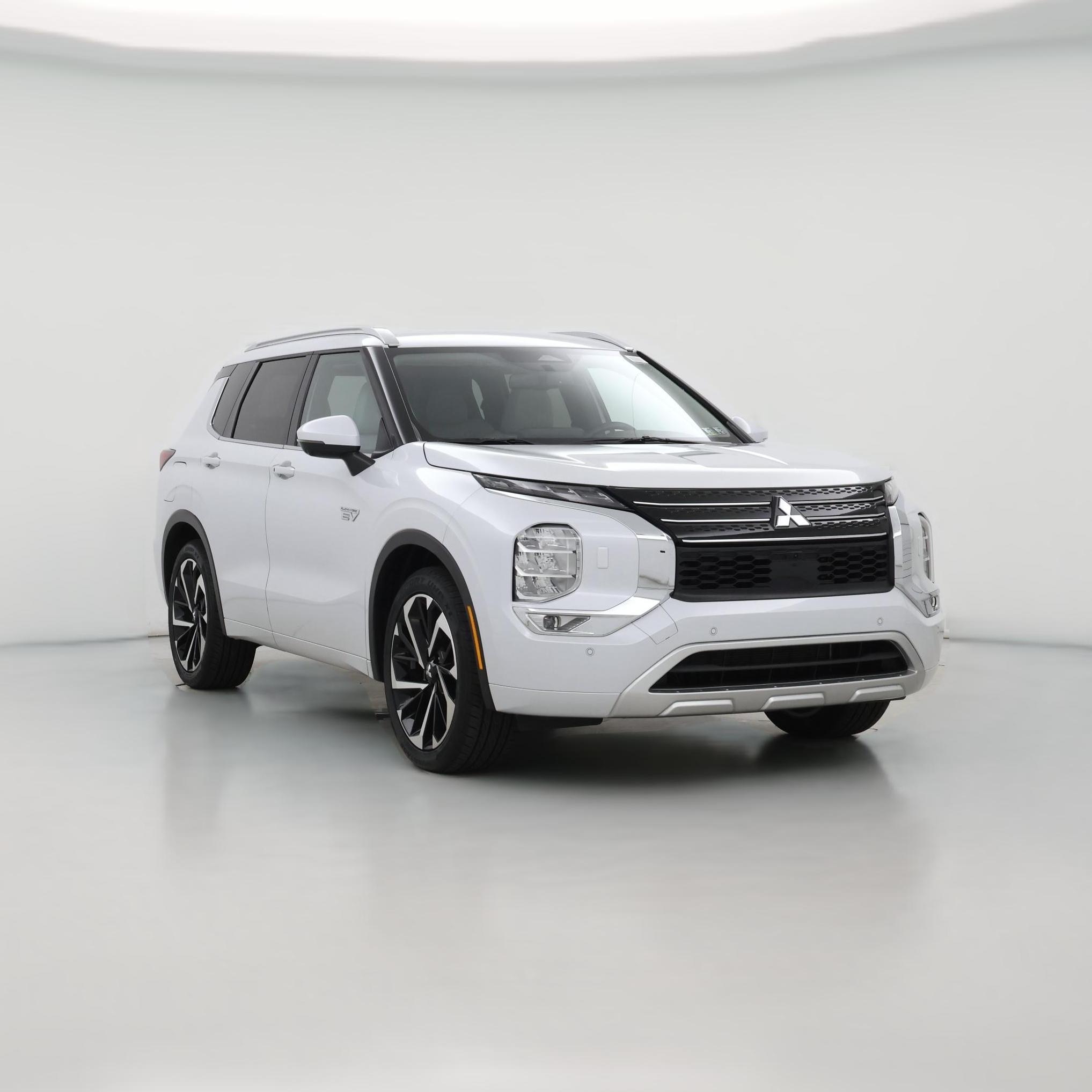 Thumbnail: 2023 Mitsubishi Outlander - 1