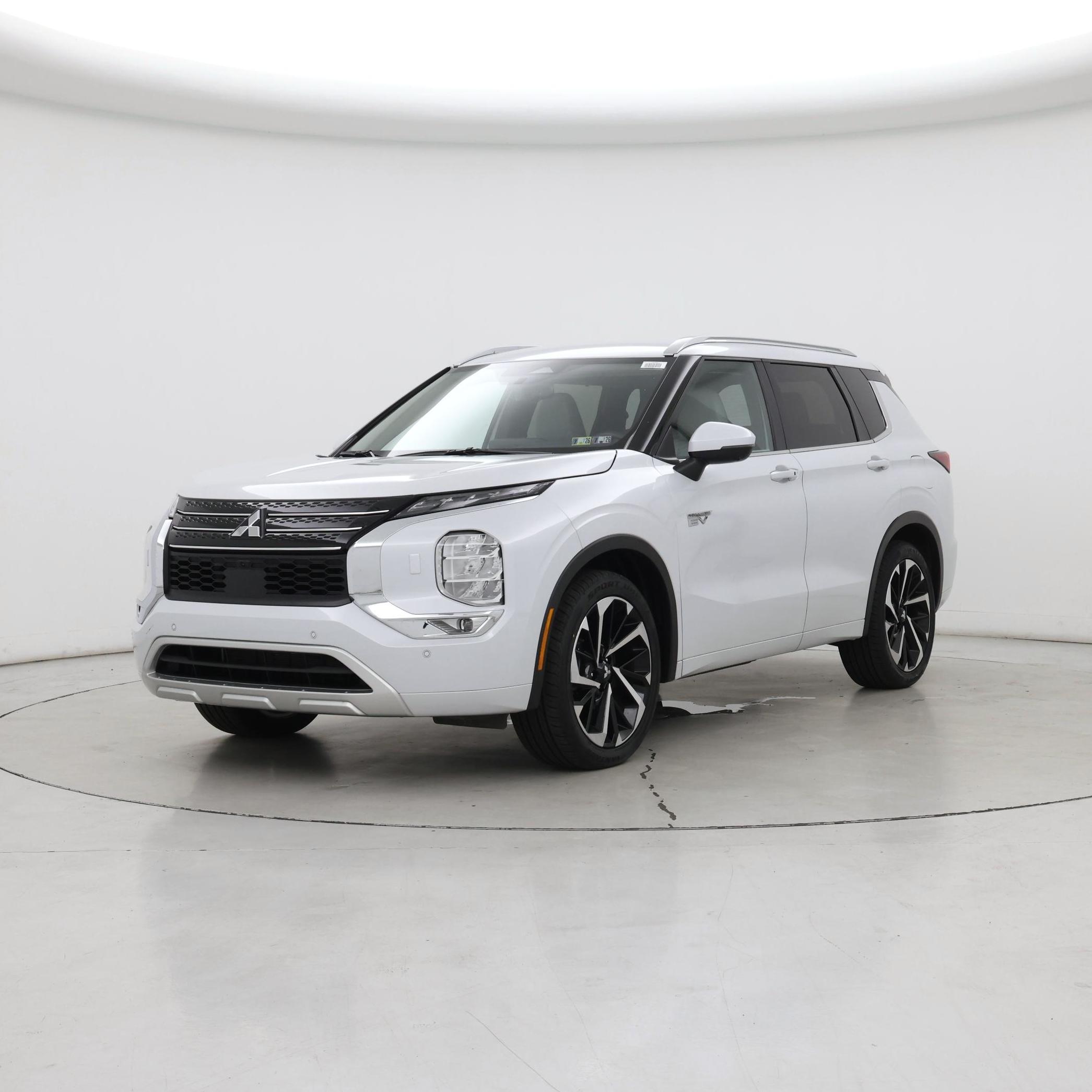 Thumbnail: 2023 Mitsubishi Outlander - 4