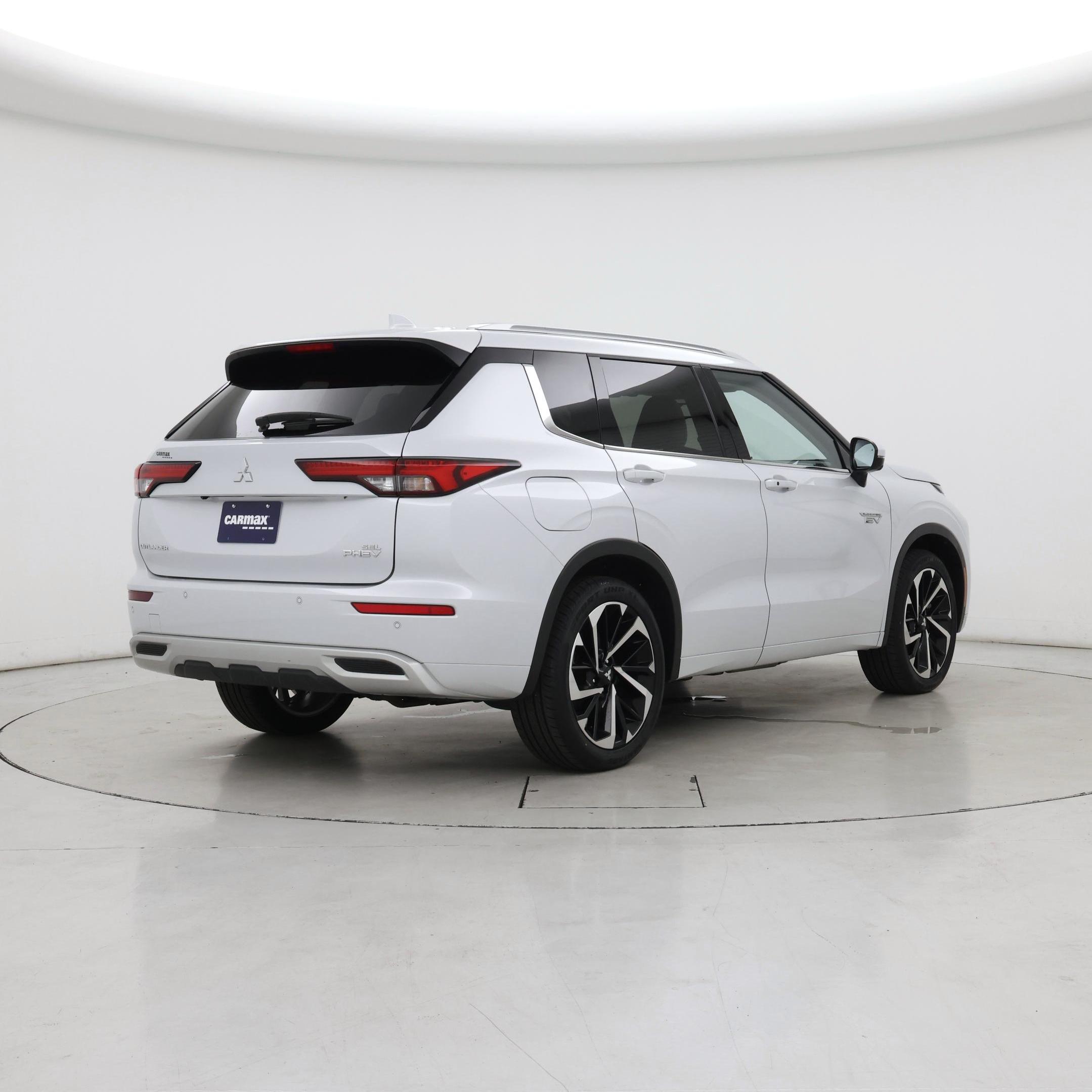 Thumbnail: 2023 Mitsubishi Outlander - 8