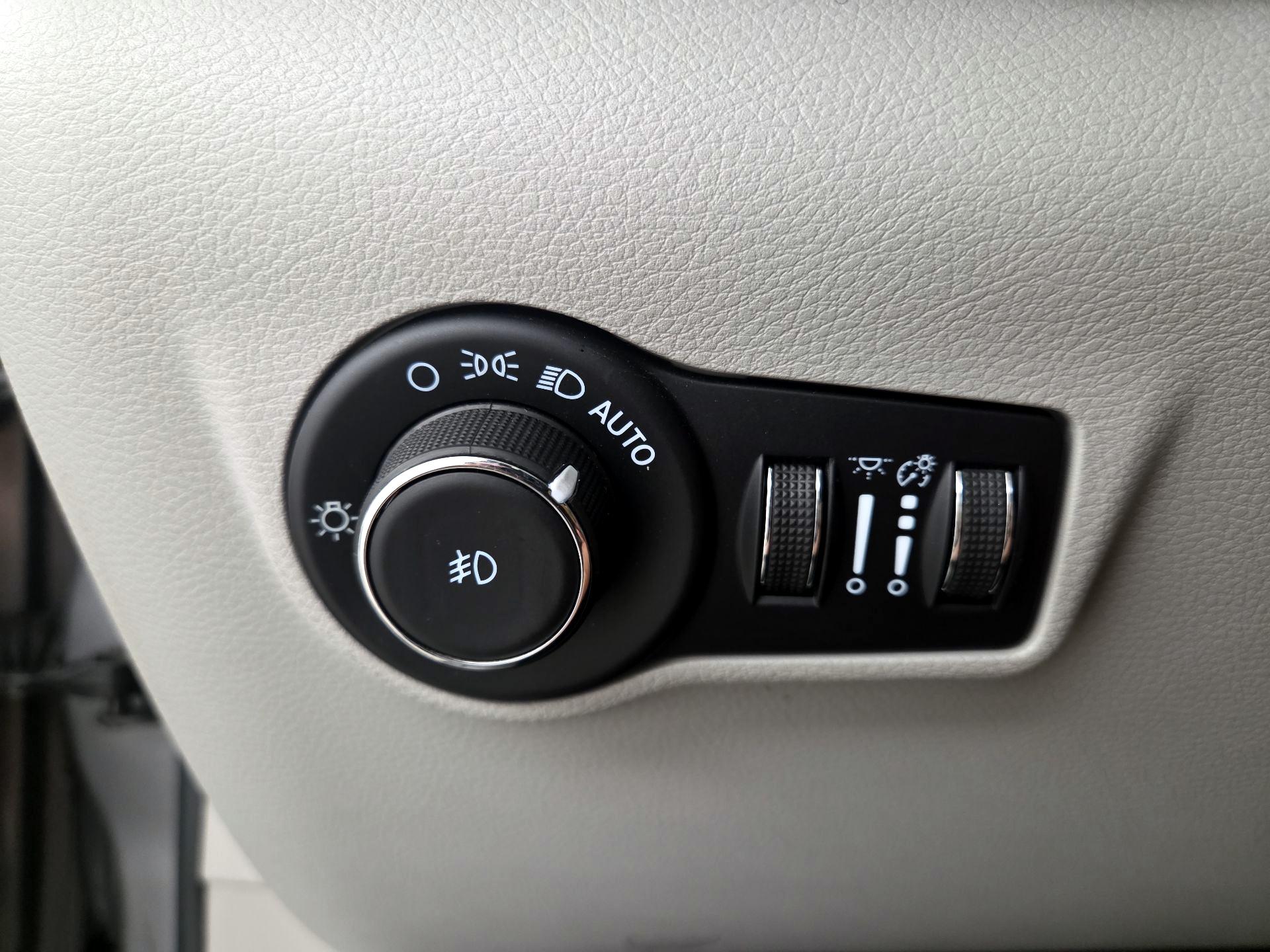 Thumbnail: 2022 Jeep Compass - 13
