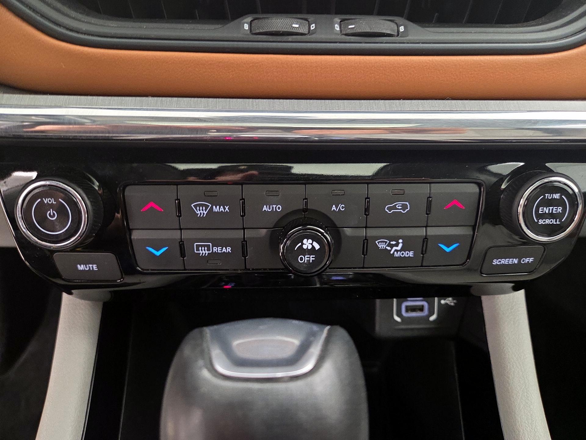 Thumbnail: 2022 Jeep Compass - 16