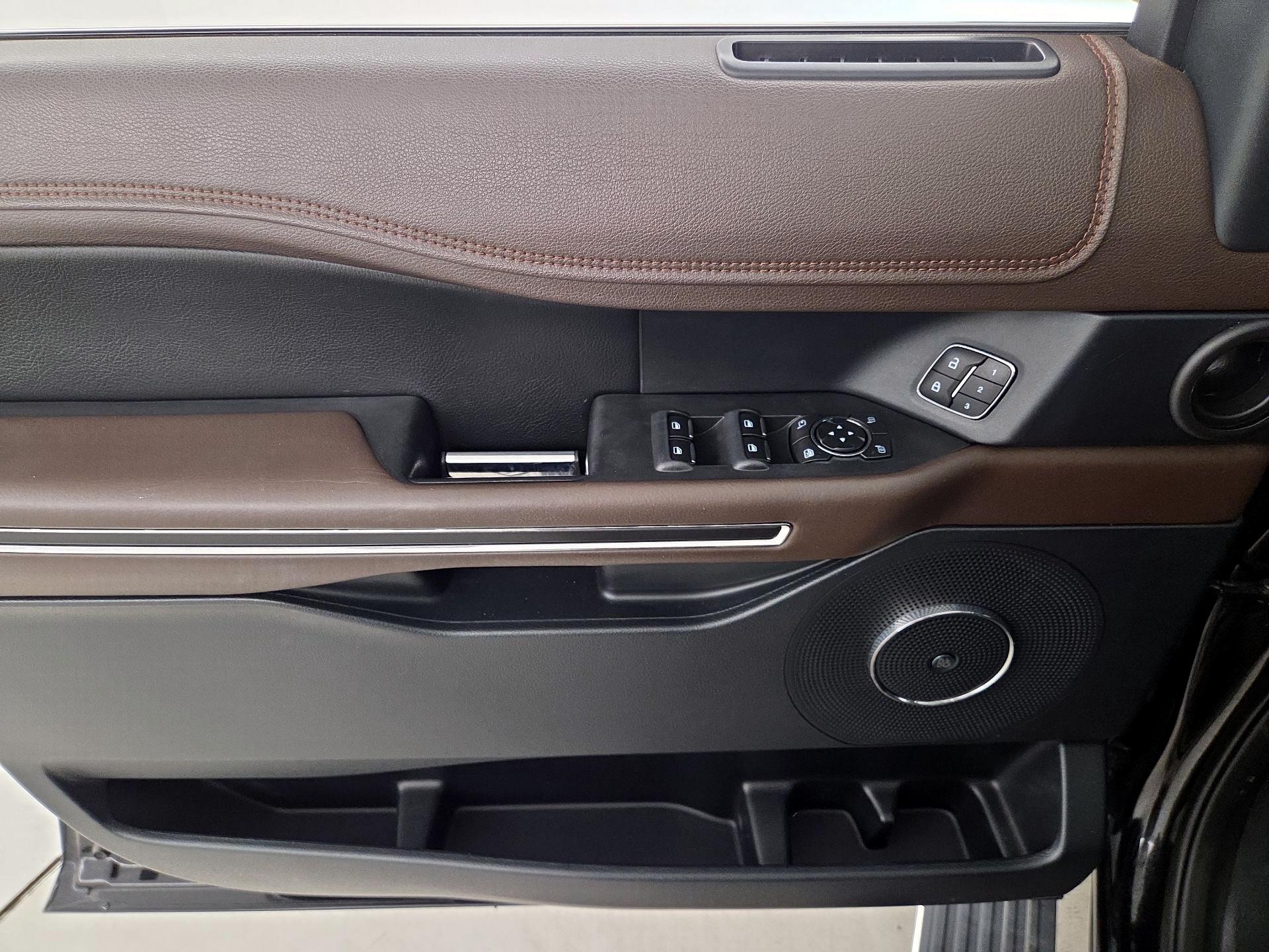 Thumbnail: 2021 Ford Expedition - 12