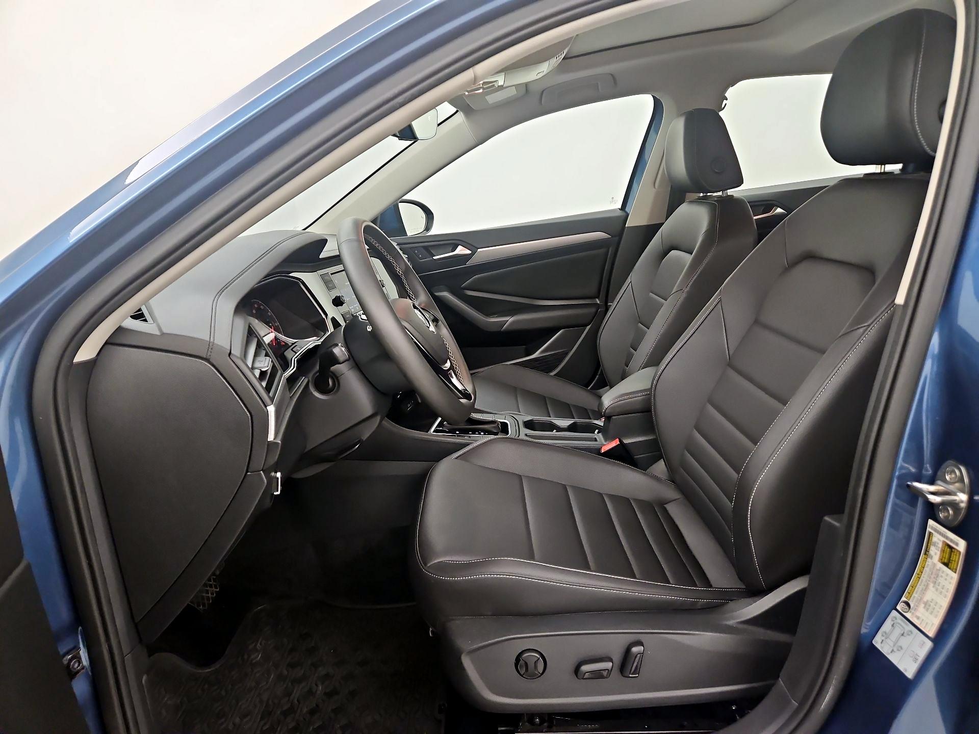 Thumbnail: 2021 Volkswagen Jetta - 11
