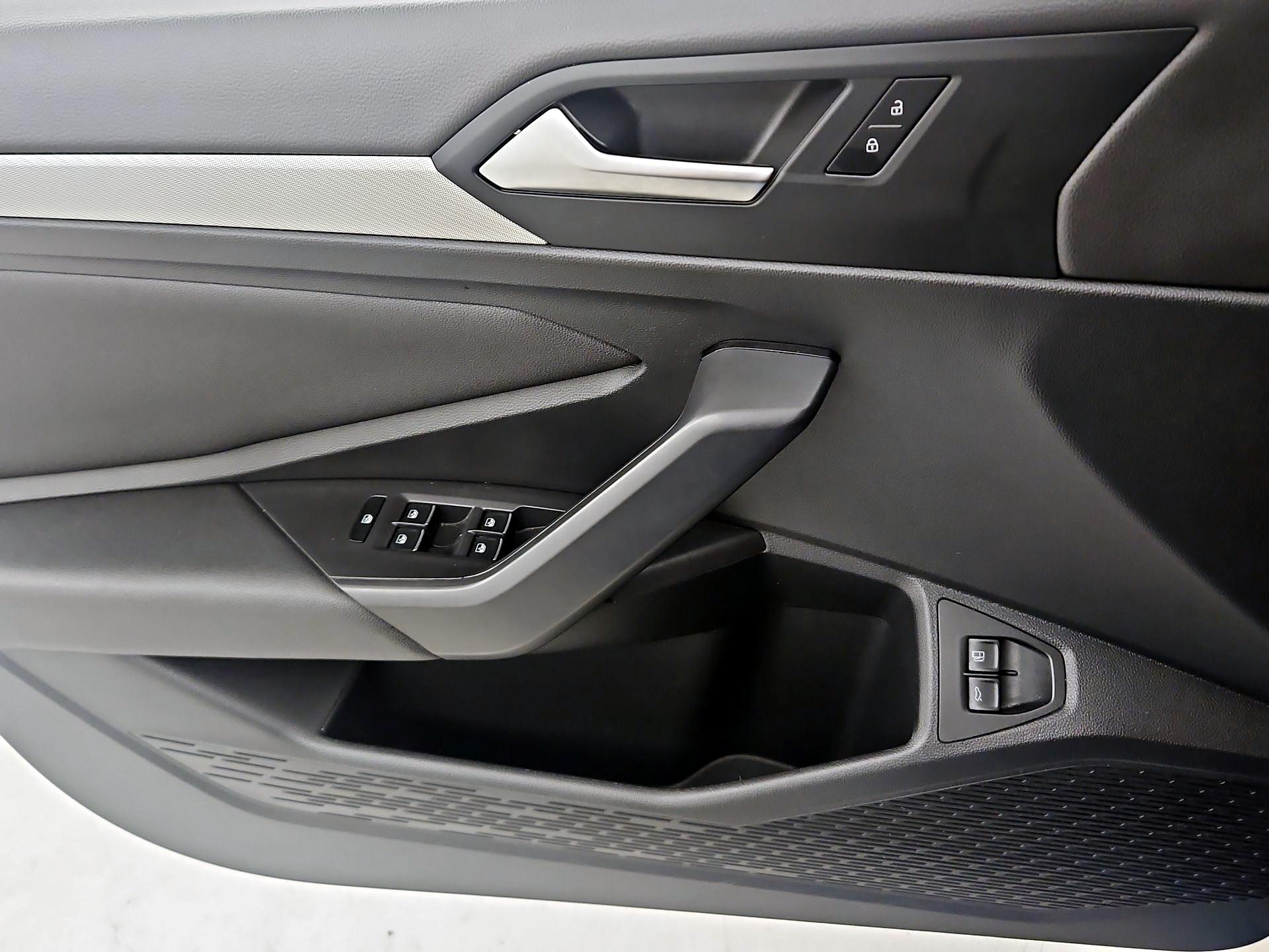 Thumbnail: 2021 Volkswagen Jetta - 12