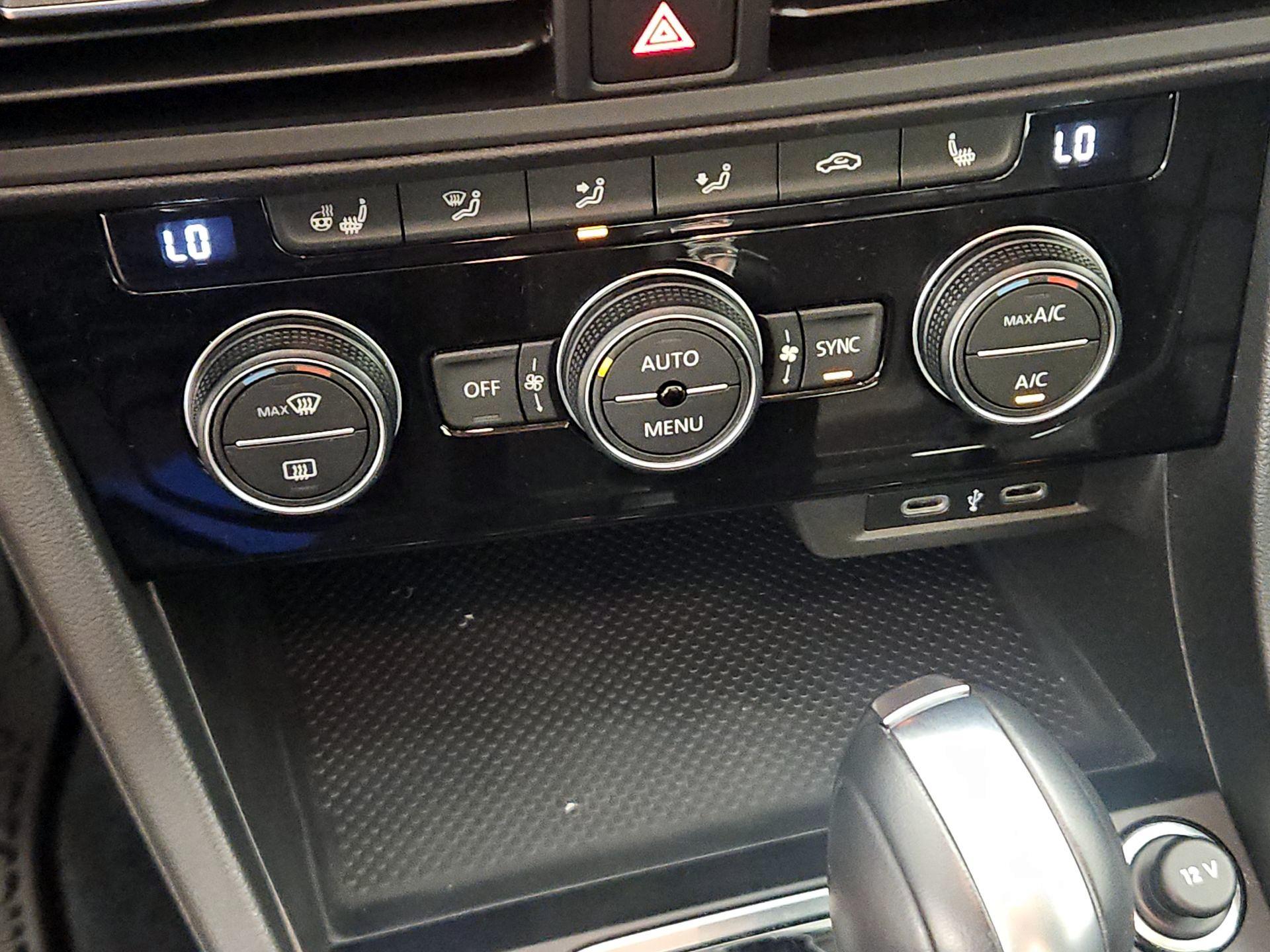 Thumbnail: 2021 Volkswagen Jetta - 16