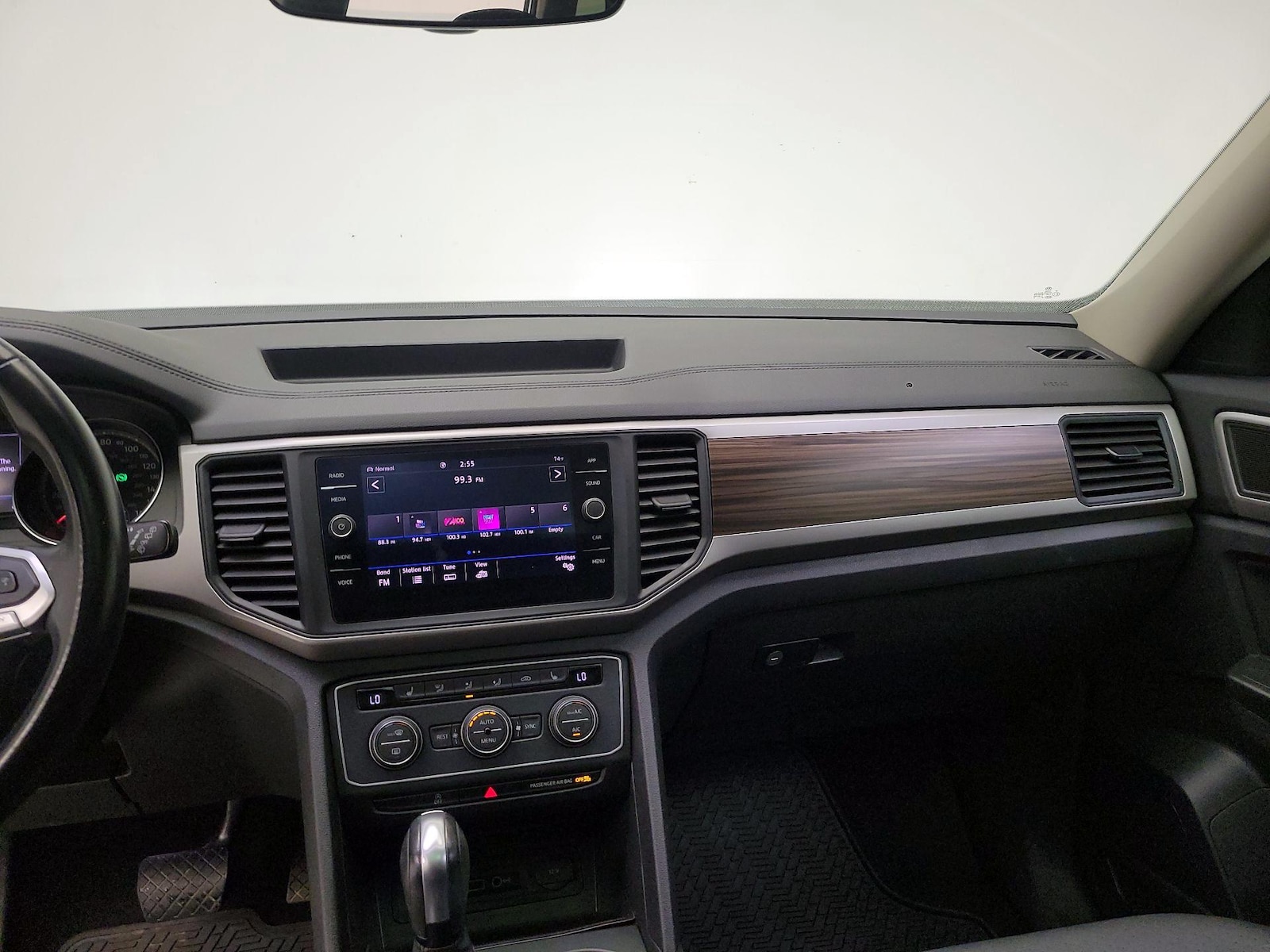2021 Volkswagen Atlas SE w/Tech - Photo 10