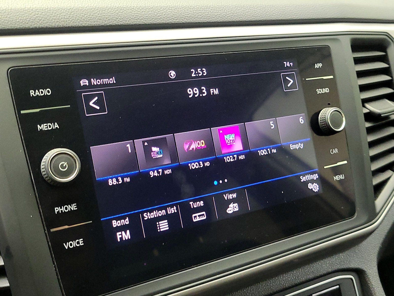 2021 Volkswagen Atlas SE w/Tech - Photo 16