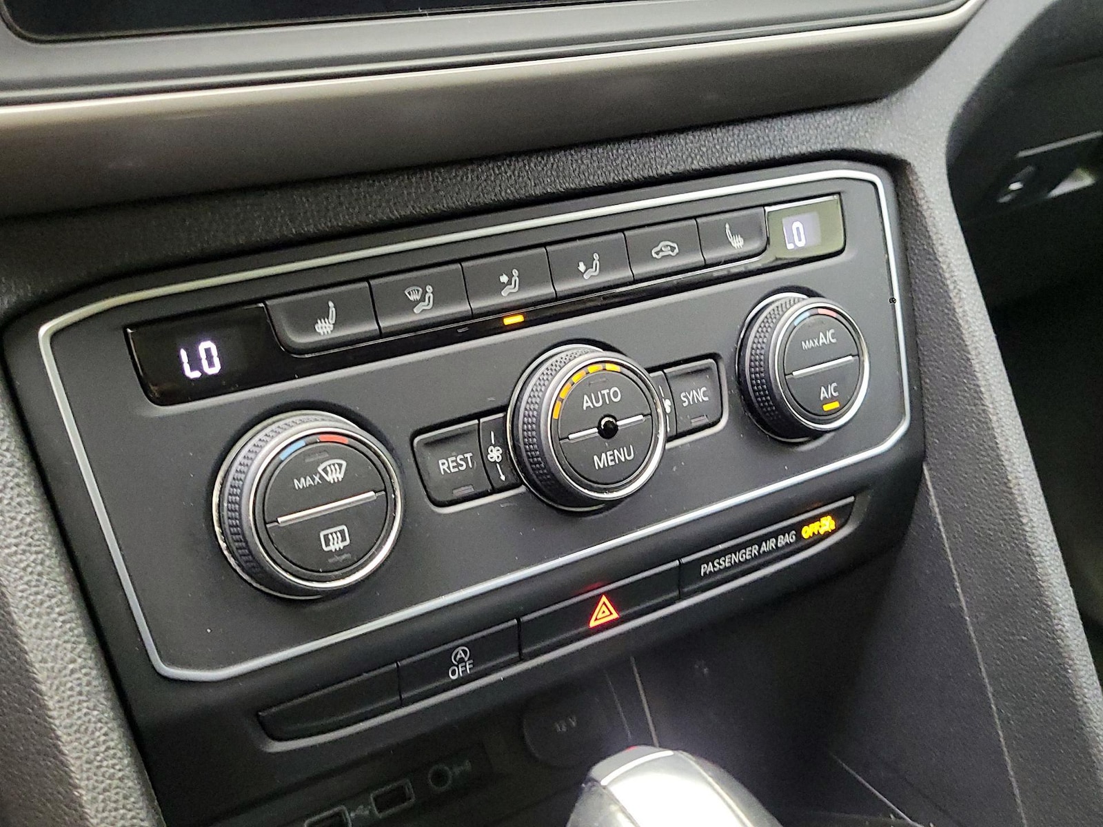 2021 Volkswagen Atlas SE w/Tech - Photo 17