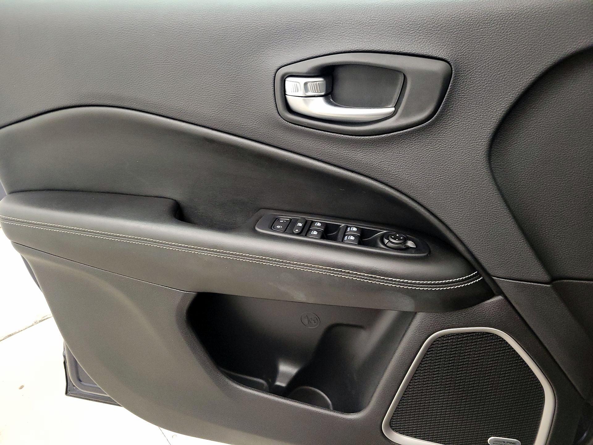 Thumbnail: 2021 Jeep Compass - 11