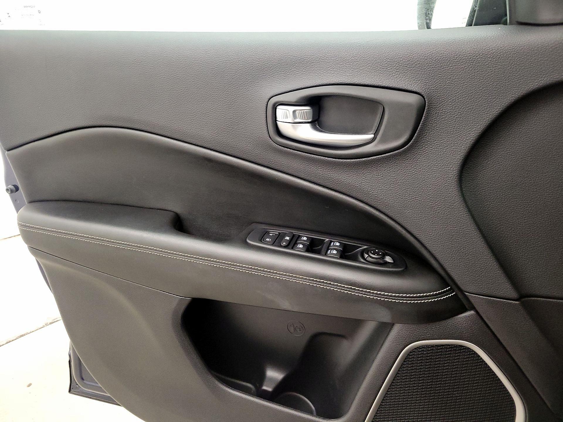 Thumbnail: 2021 Jeep Compass - 12