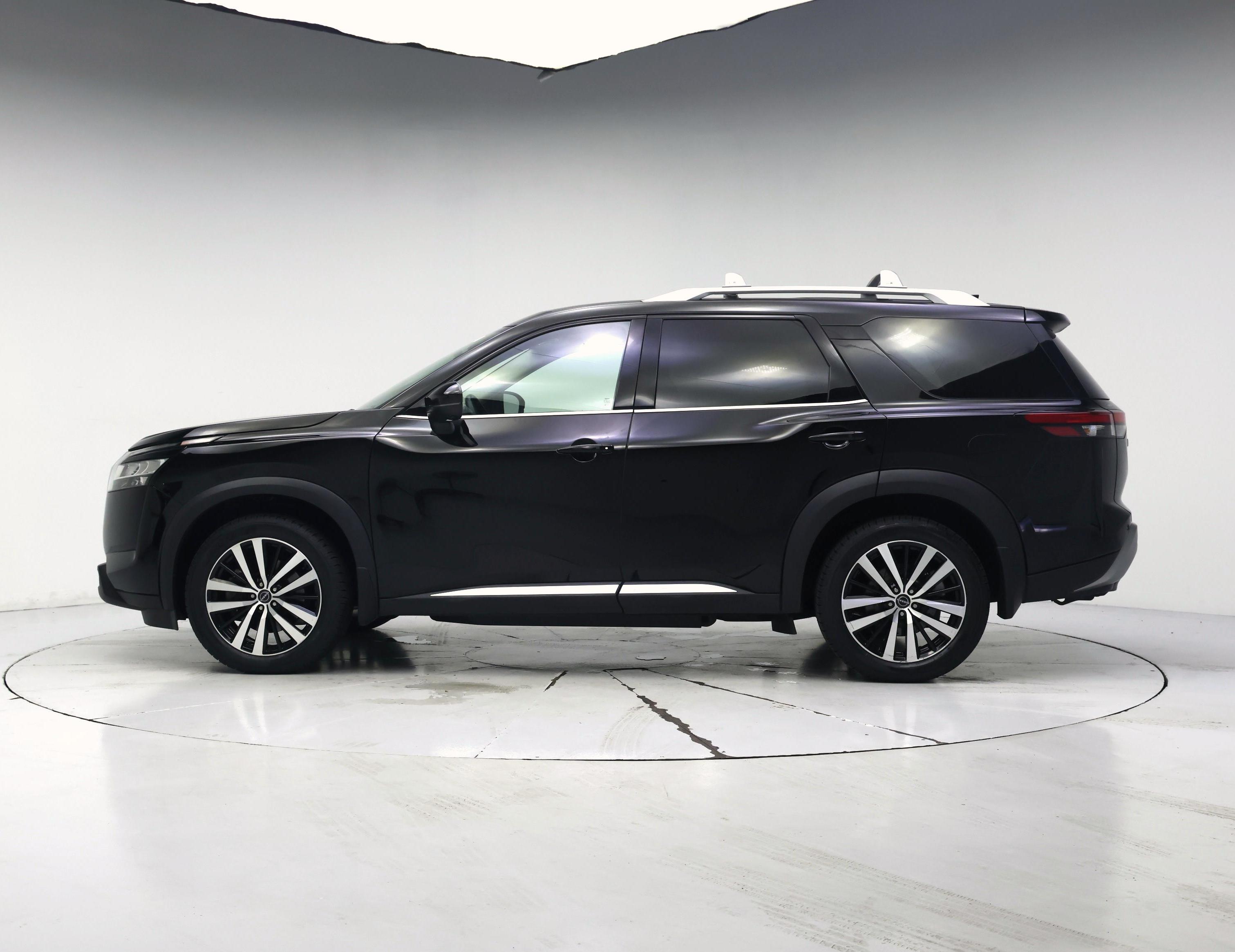Thumbnail: 2023 Nissan Pathfinder - 3