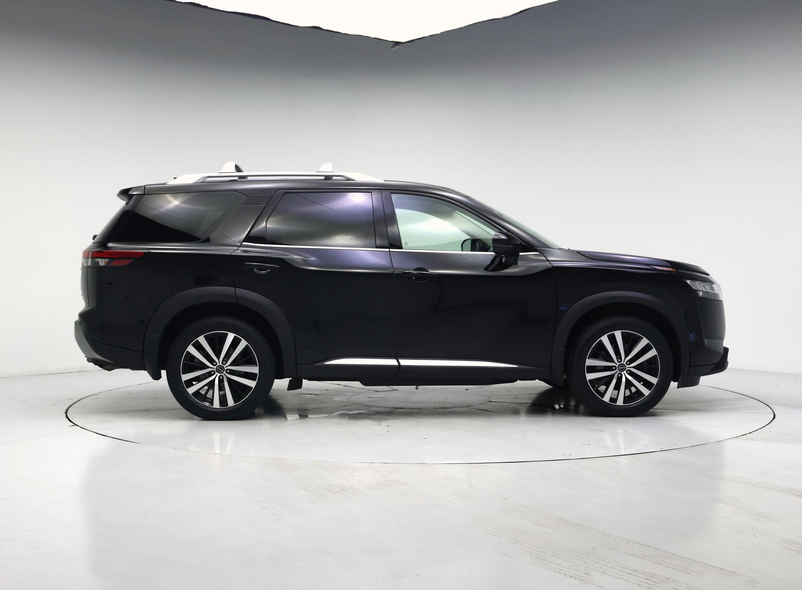 Thumbnail: 2023 Nissan Pathfinder - 7