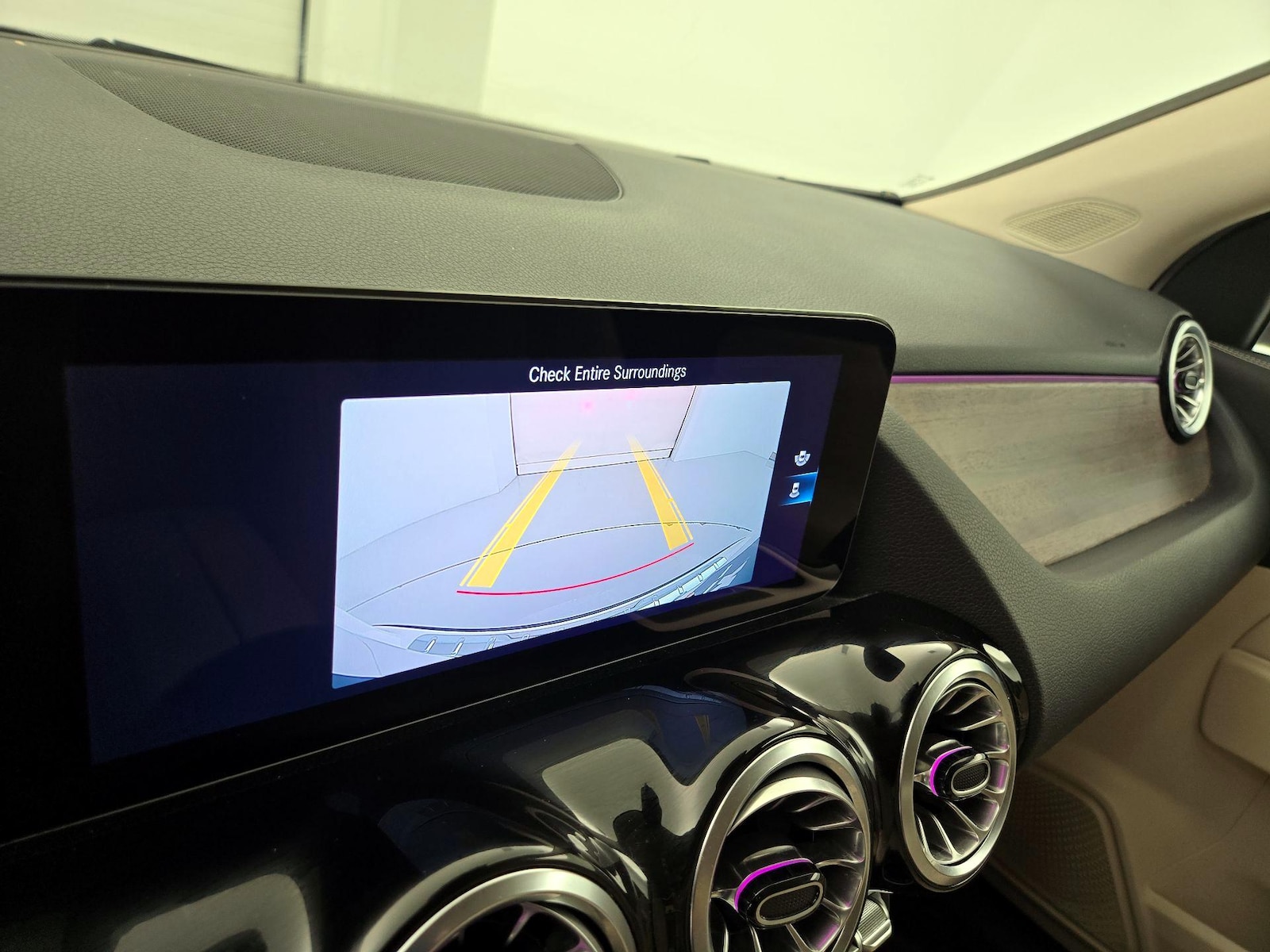 2023 Mercedes-Benz GLA Base - Photo 16