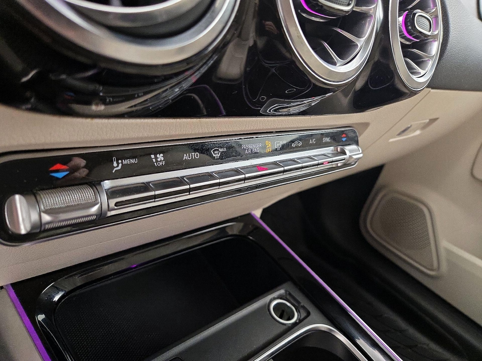 2023 Mercedes-Benz GLA Base - Photo 18