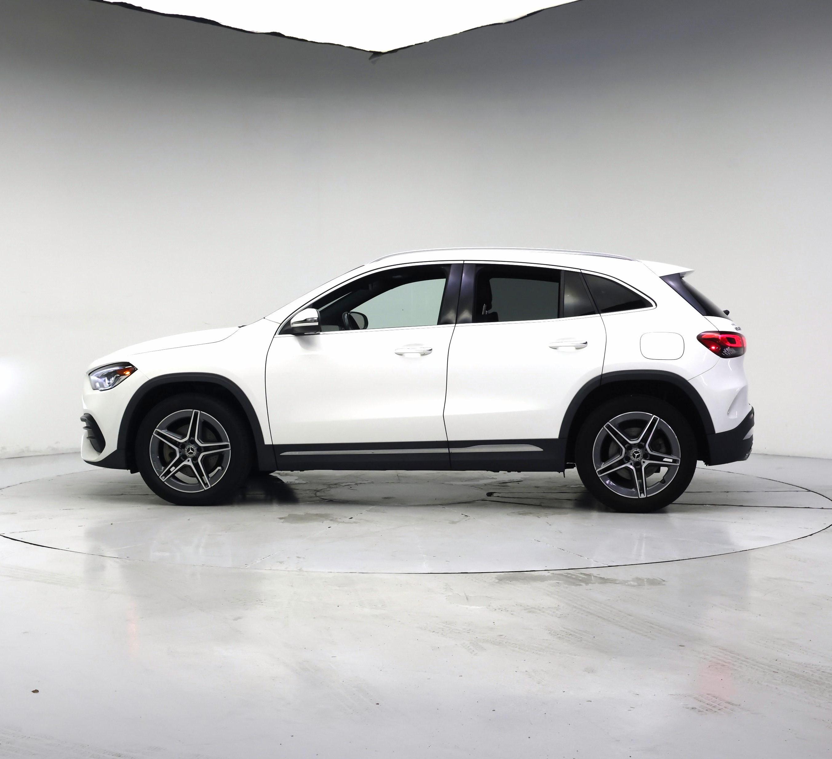 Thumbnail: 2023 Mercedes-Benz GLA - 3
