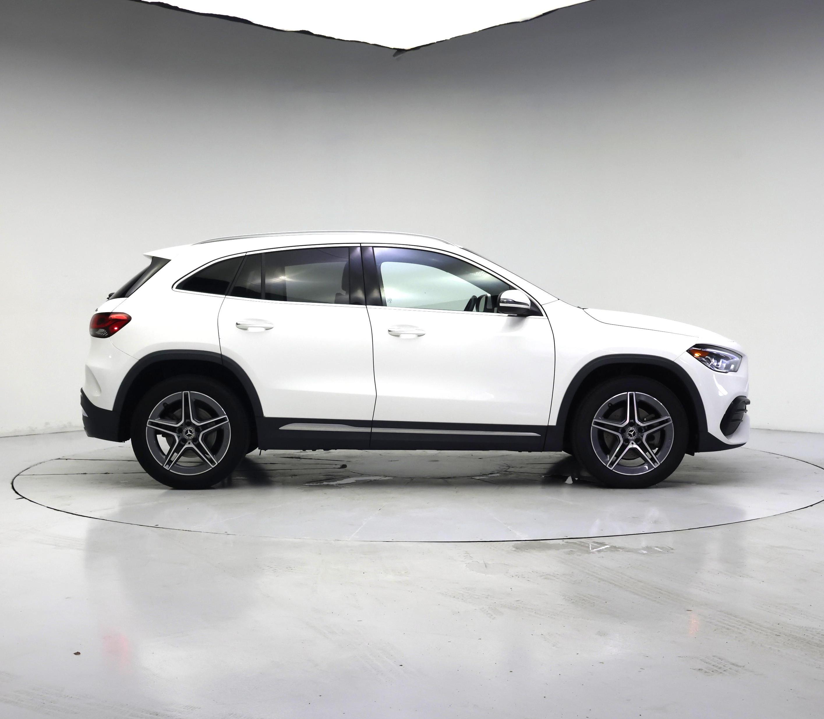 Thumbnail: 2023 Mercedes-Benz GLA - 7