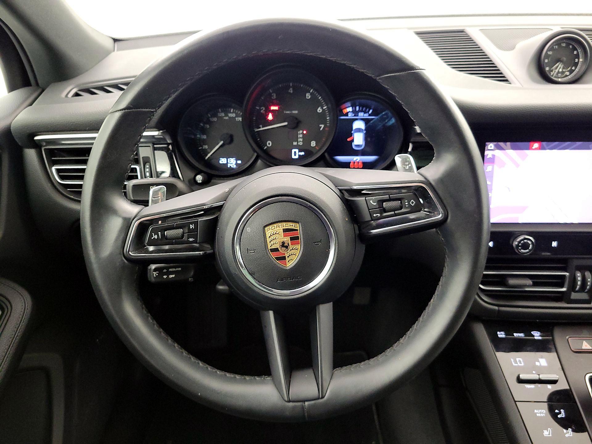 Thumbnail: 2022 Porsche Macan - 10