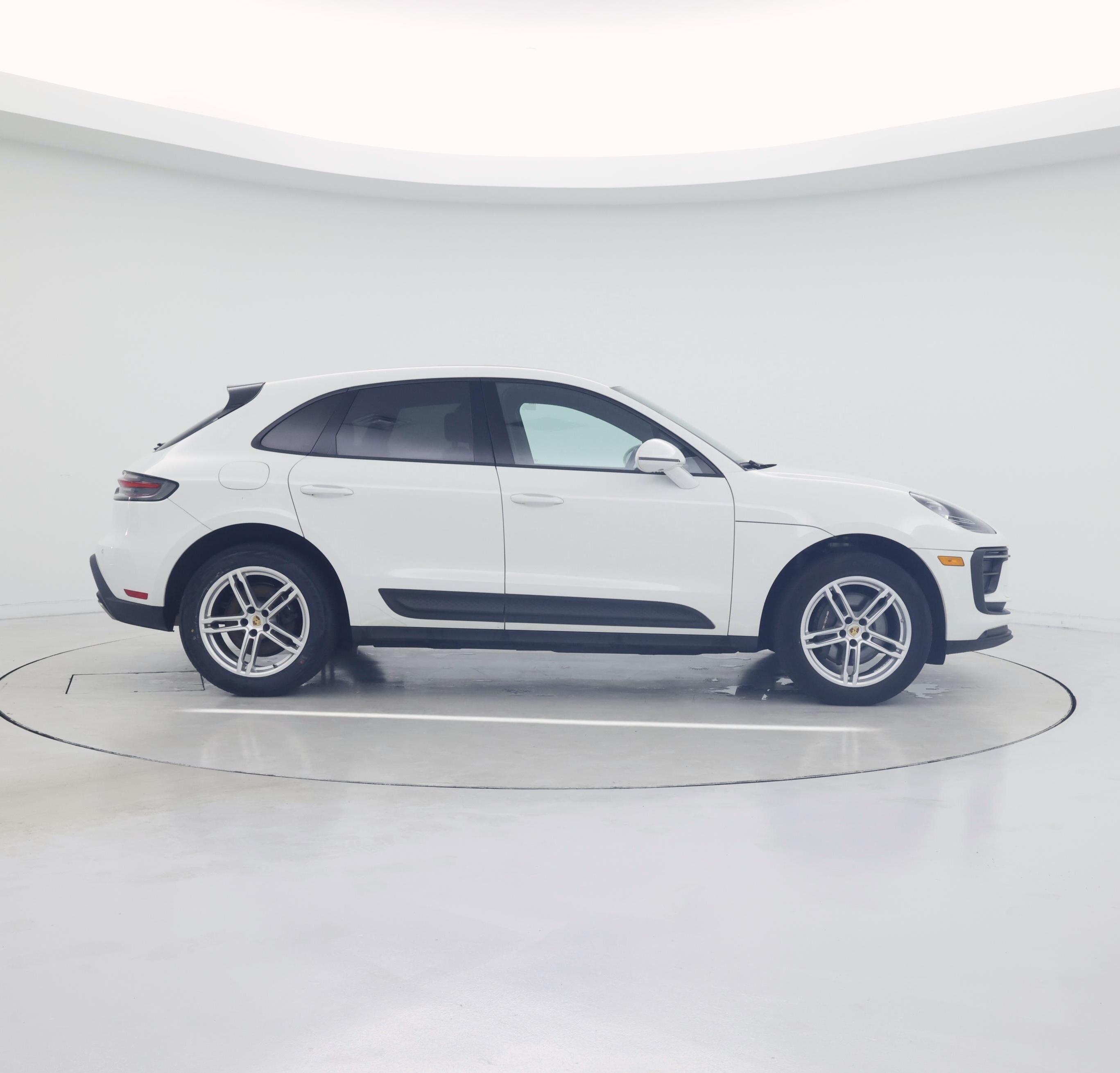 Thumbnail: 2022 Porsche Macan - 7