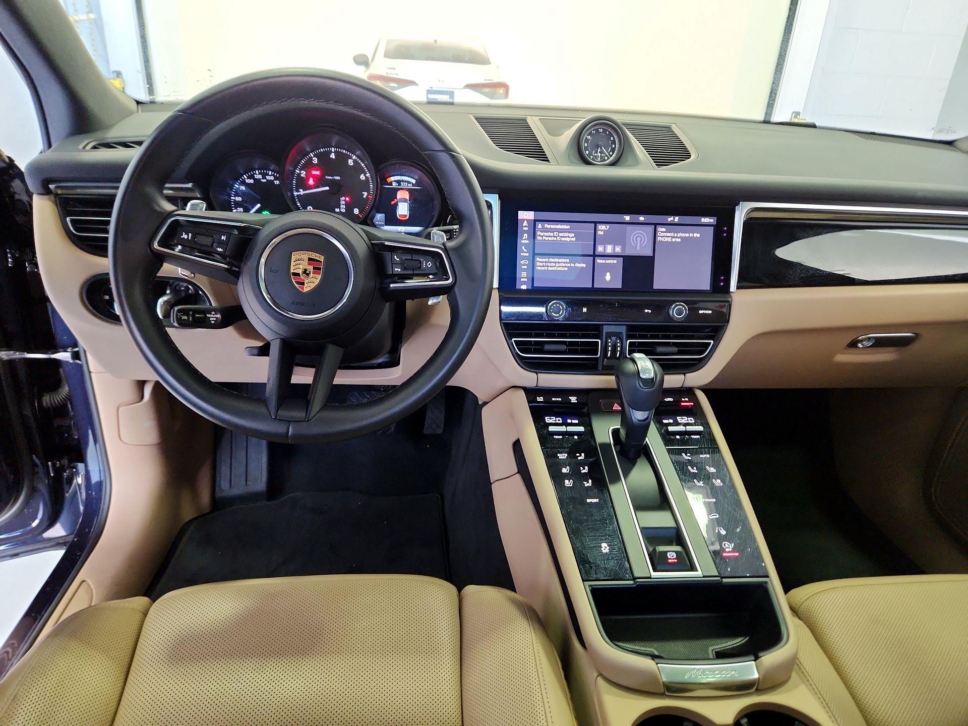 Thumbnail: 2023 Porsche Macan - 9