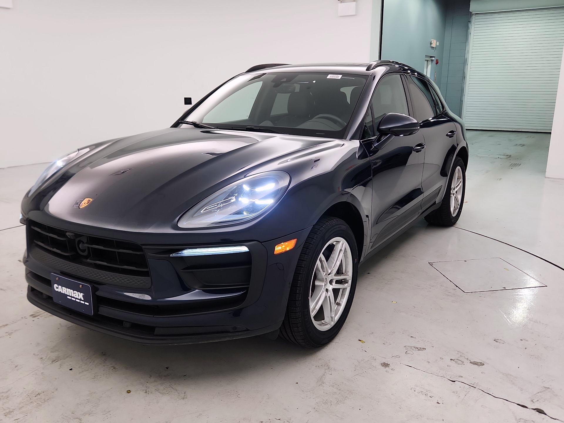 Thumbnail: 2023 Porsche Macan - 3