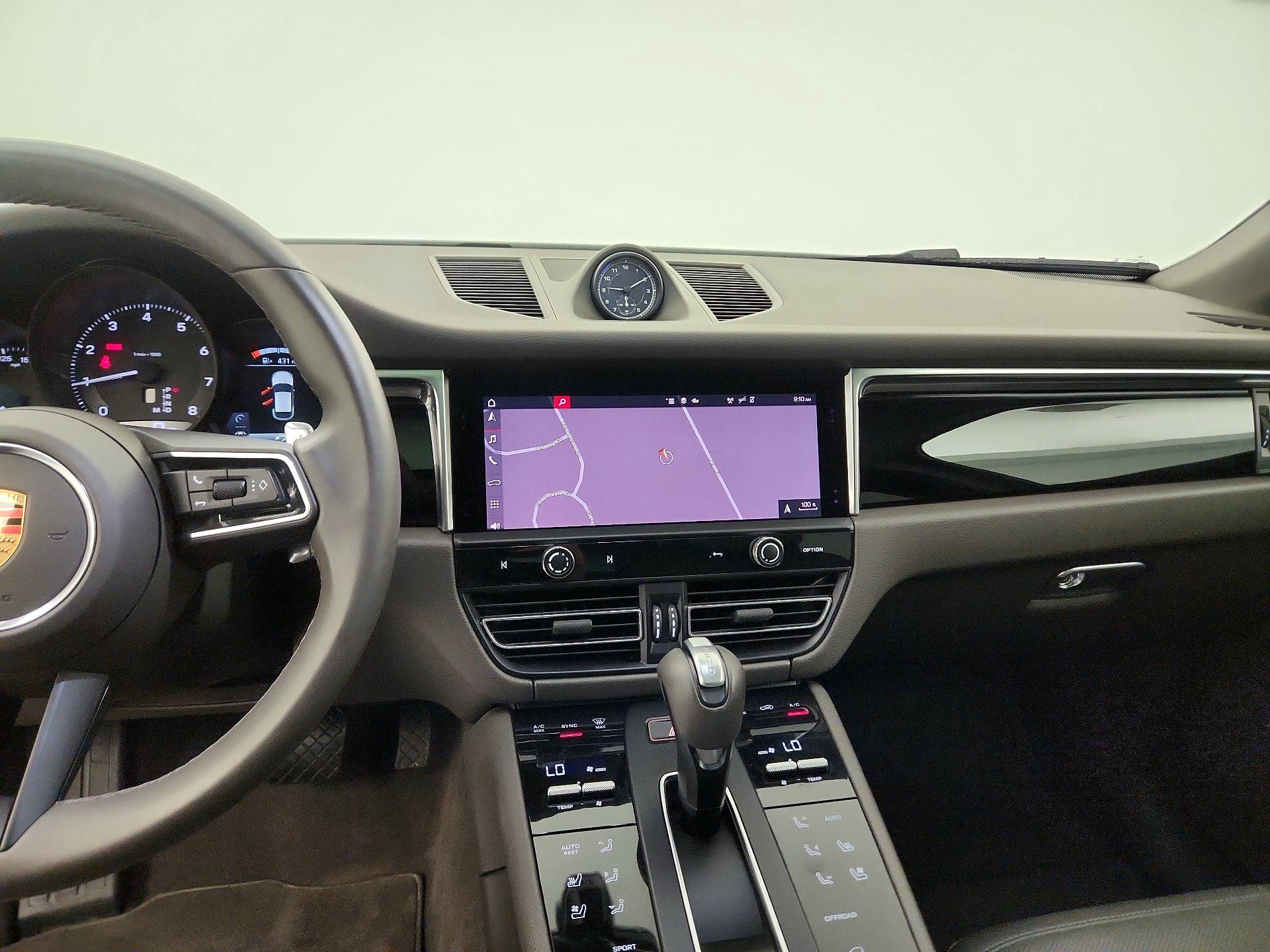 Thumbnail: 2023 Porsche Macan - 8