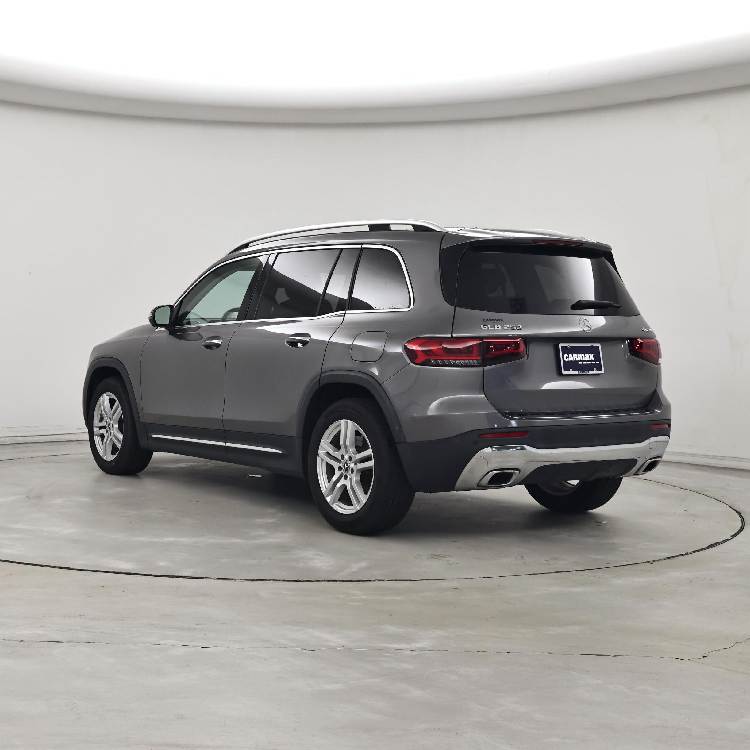 Thumbnail: 2022 Mercedes-Benz GLB - 2