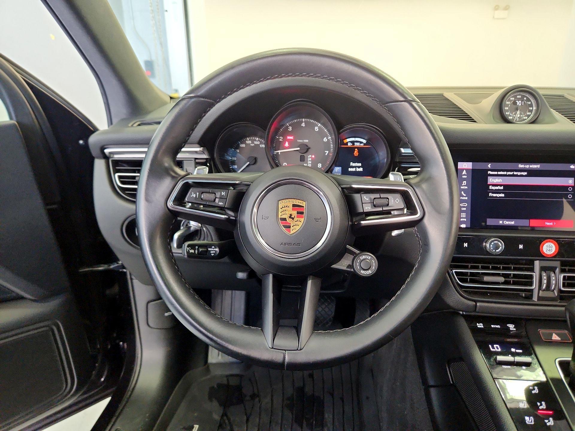 Thumbnail: 2023 Porsche Macan - 10