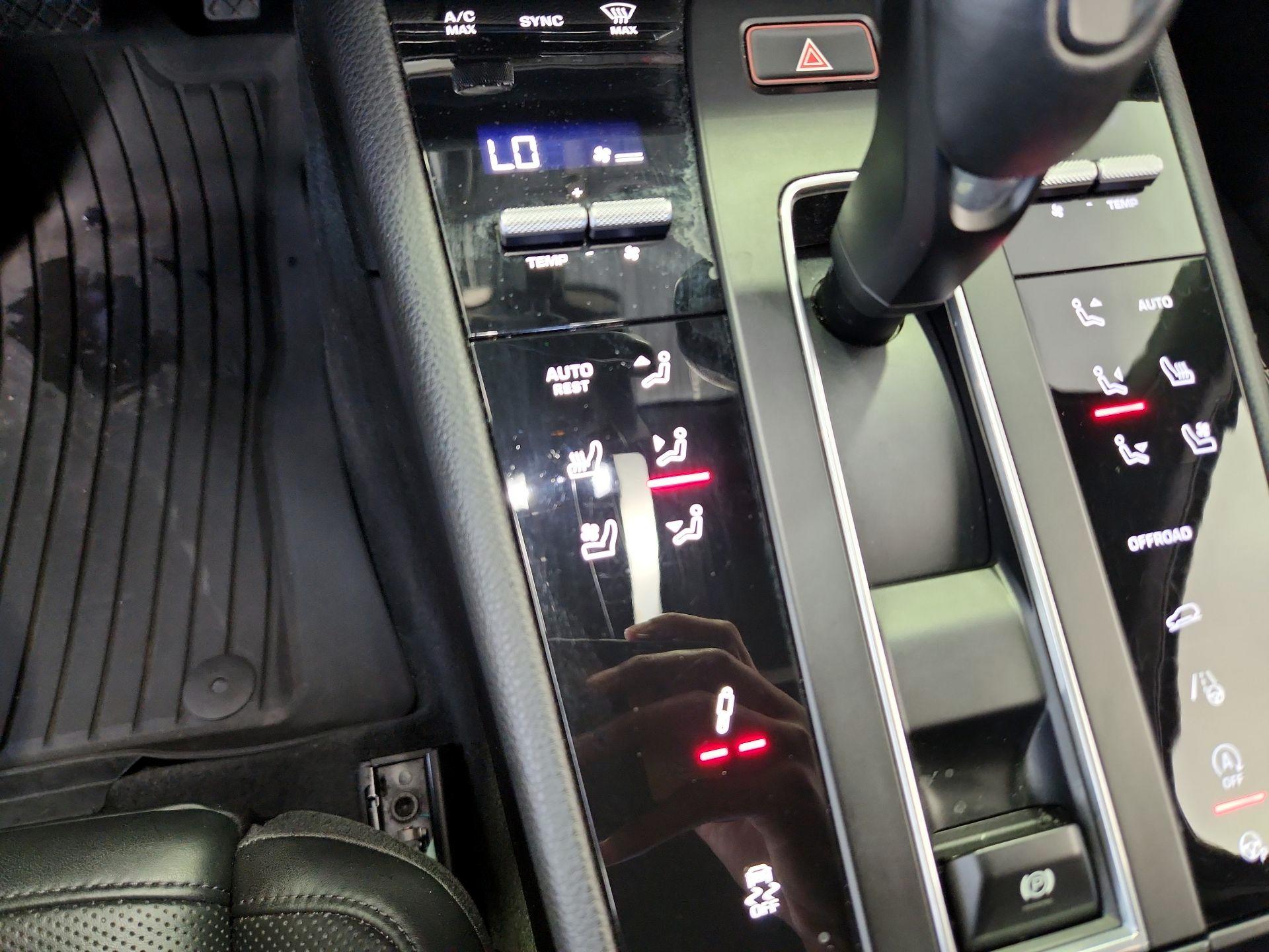 Thumbnail: 2023 Porsche Macan - 16