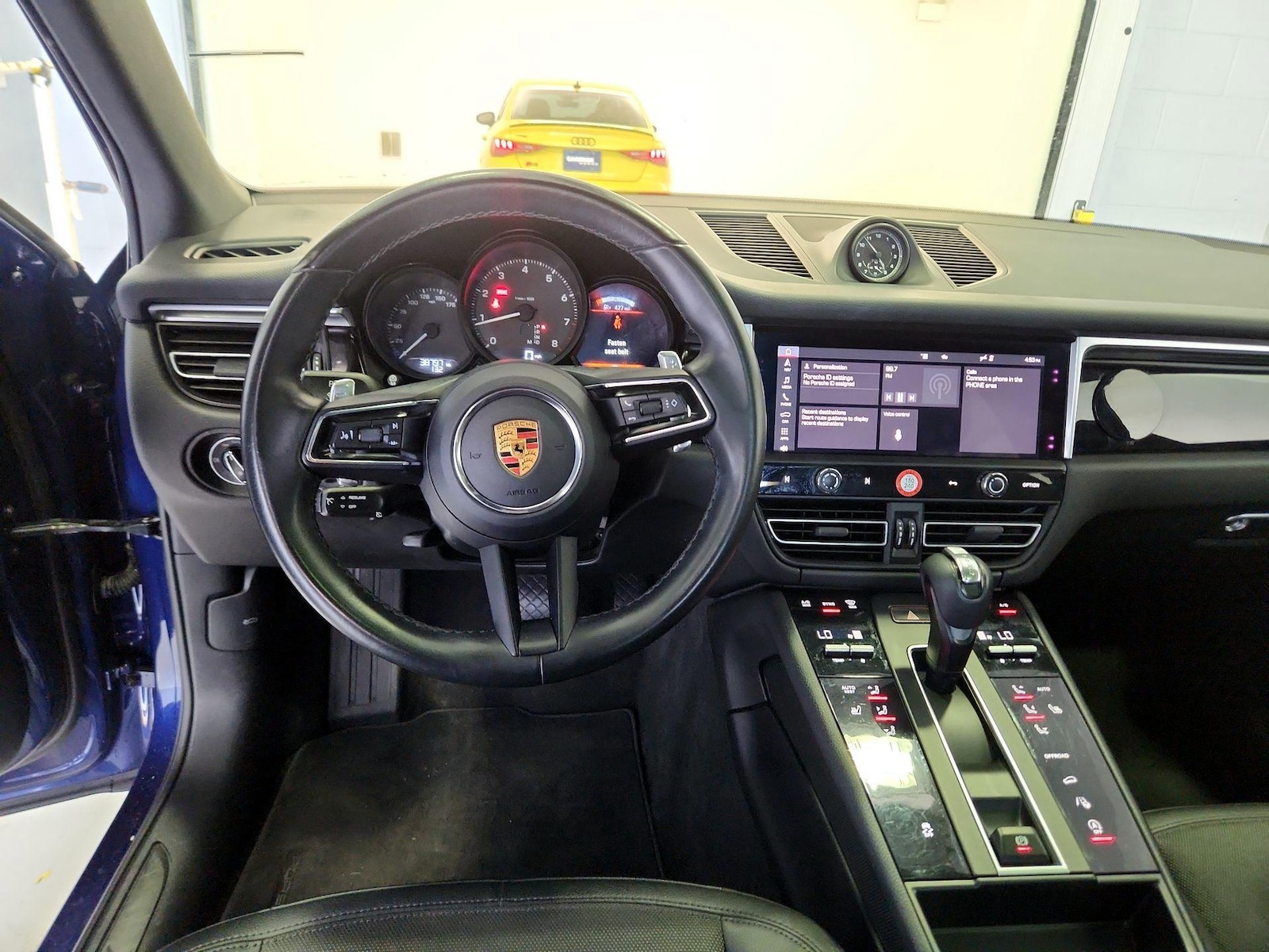 2022 Porsche Macan Base - Photo 10