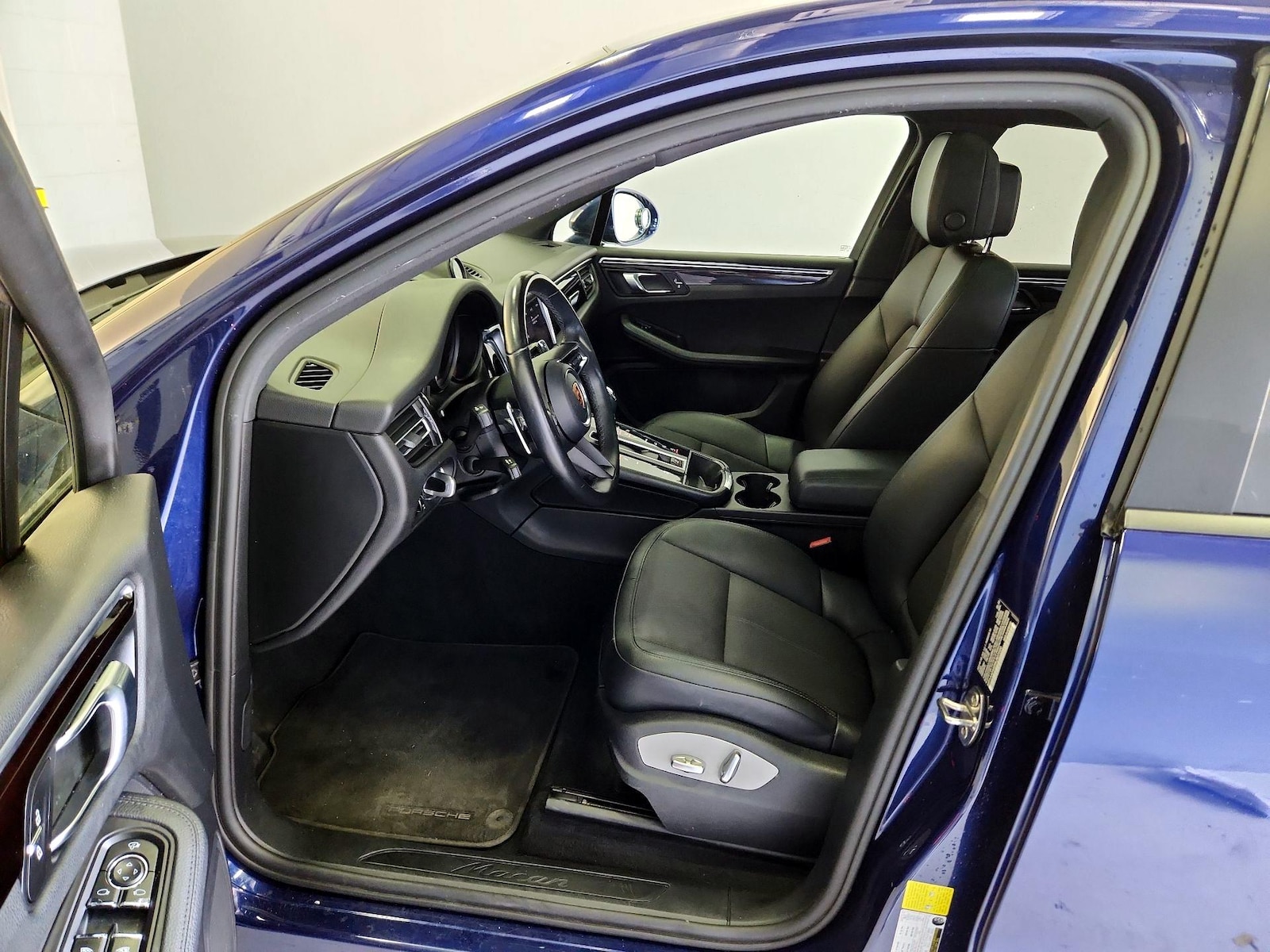 2022 Porsche Macan Base - Photo 12