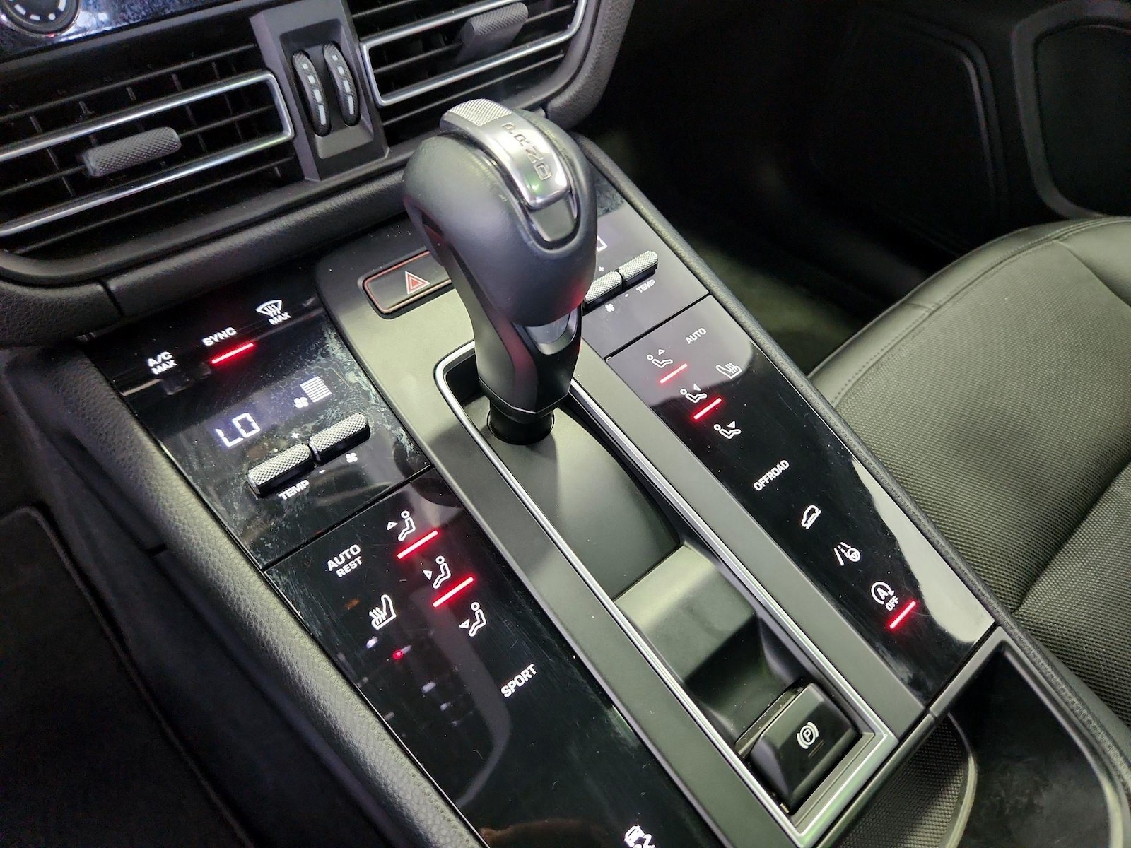 2022 Porsche Macan Base - Photo 19