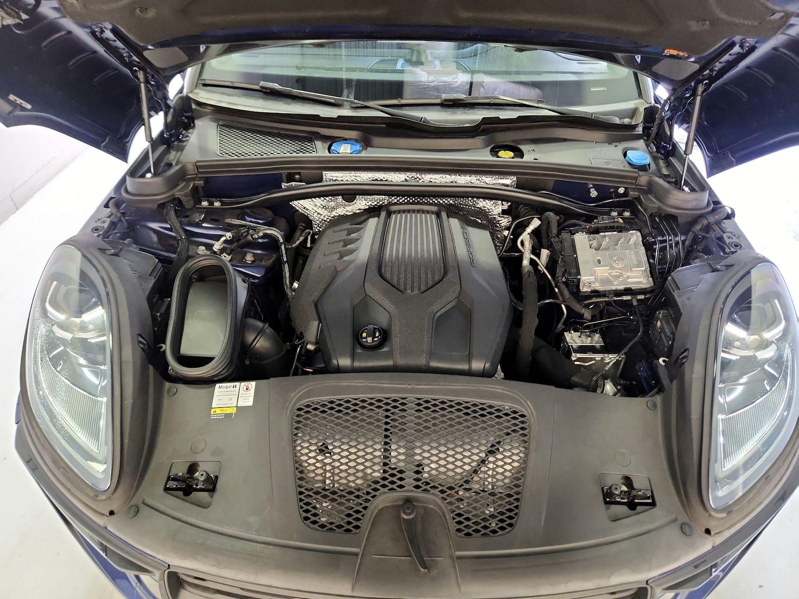 2022 Porsche Macan Base - Photo 24
