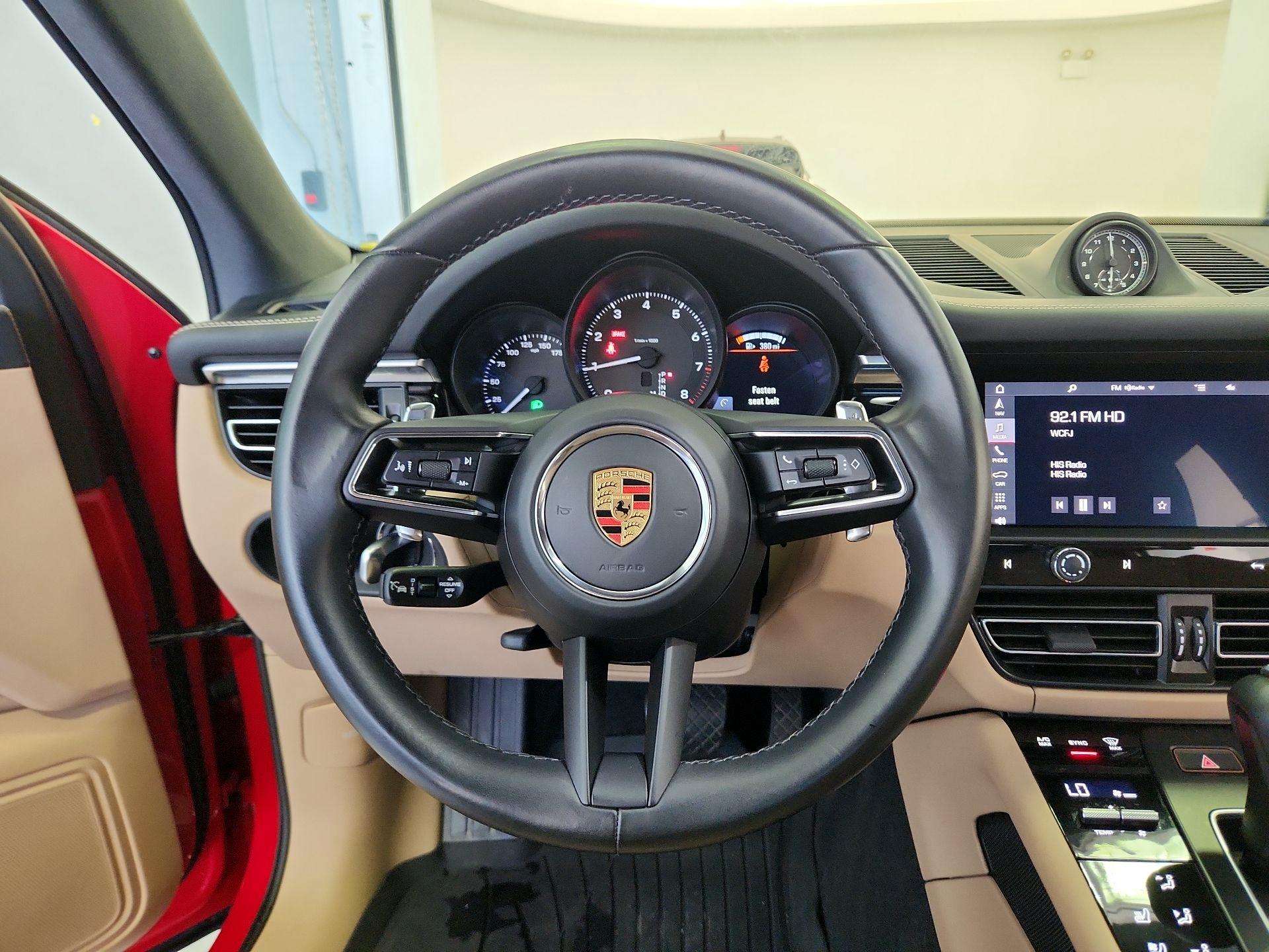 Thumbnail: 2023 Porsche Macan - 10