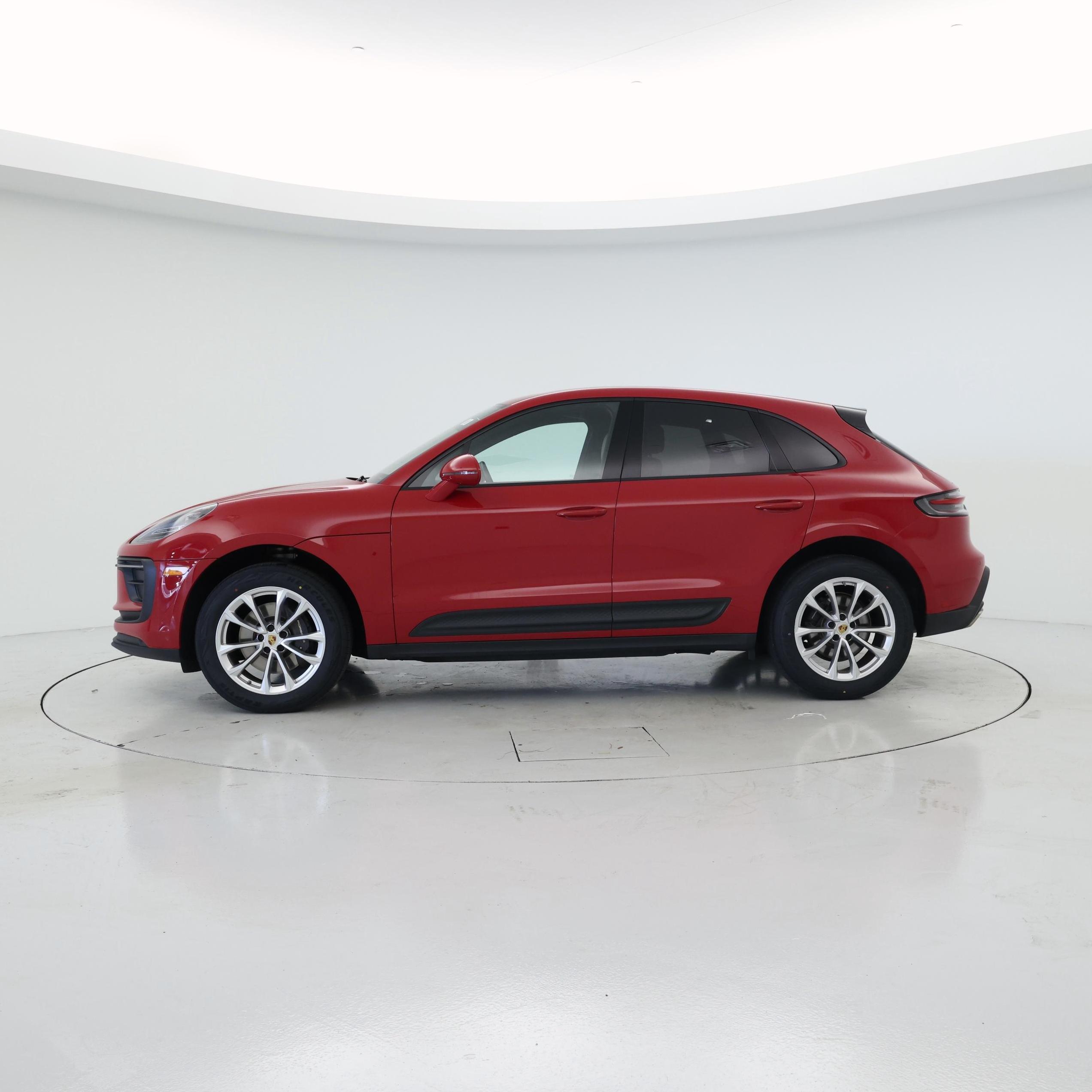 Thumbnail: 2023 Porsche Macan - 3