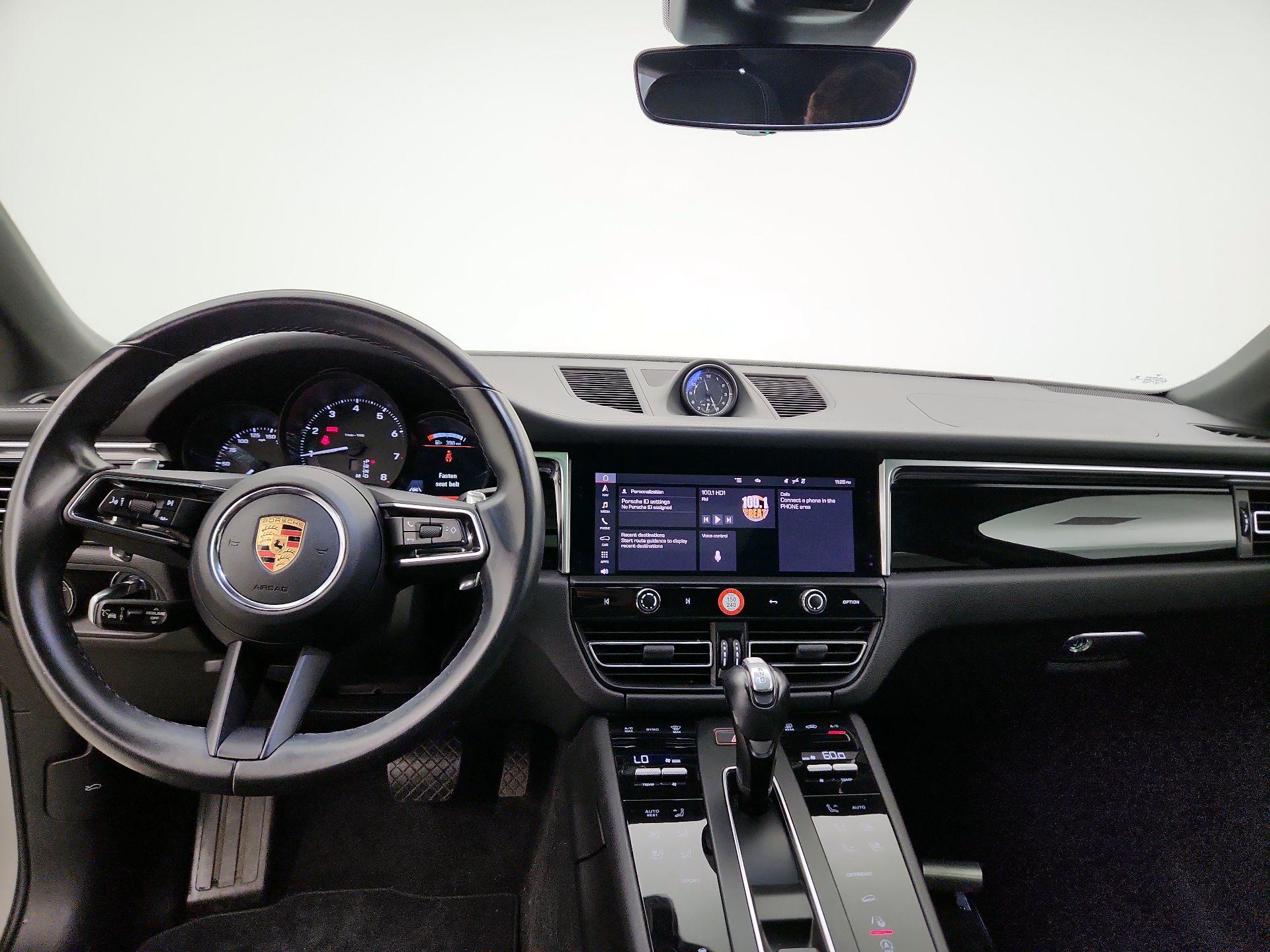 Thumbnail: 2023 Porsche Macan - 9