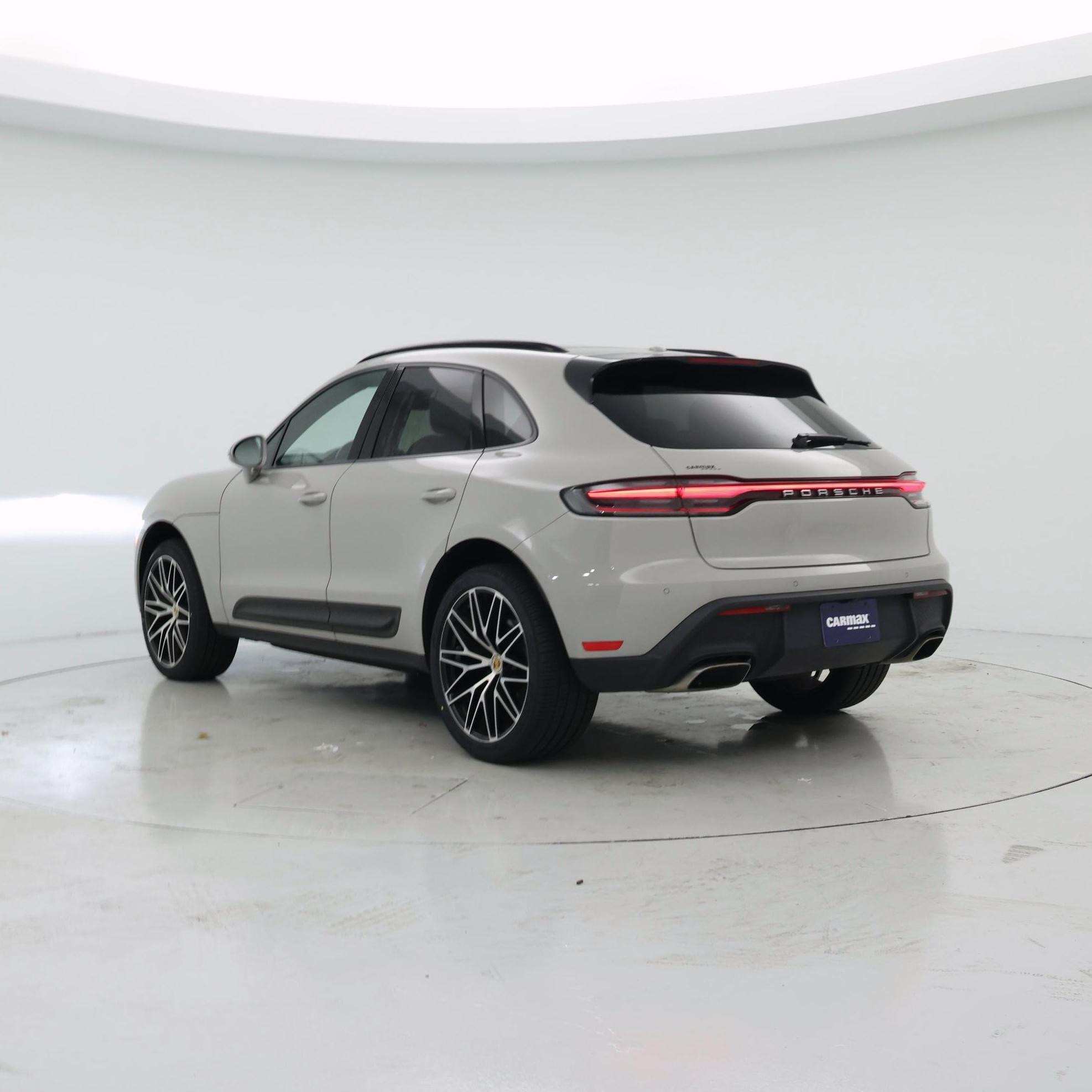 Thumbnail: 2023 Porsche Macan - 2