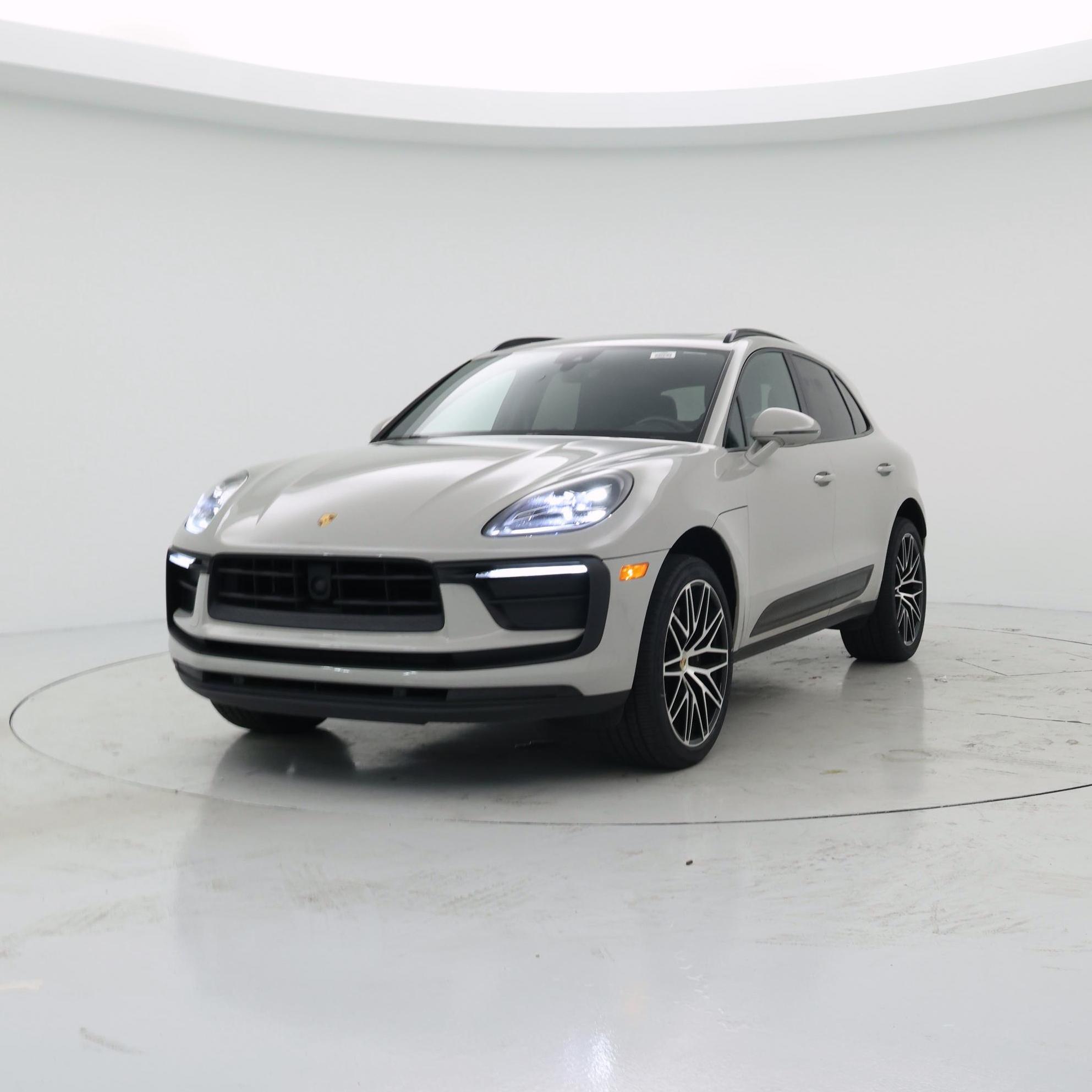 Thumbnail: 2023 Porsche Macan - 4