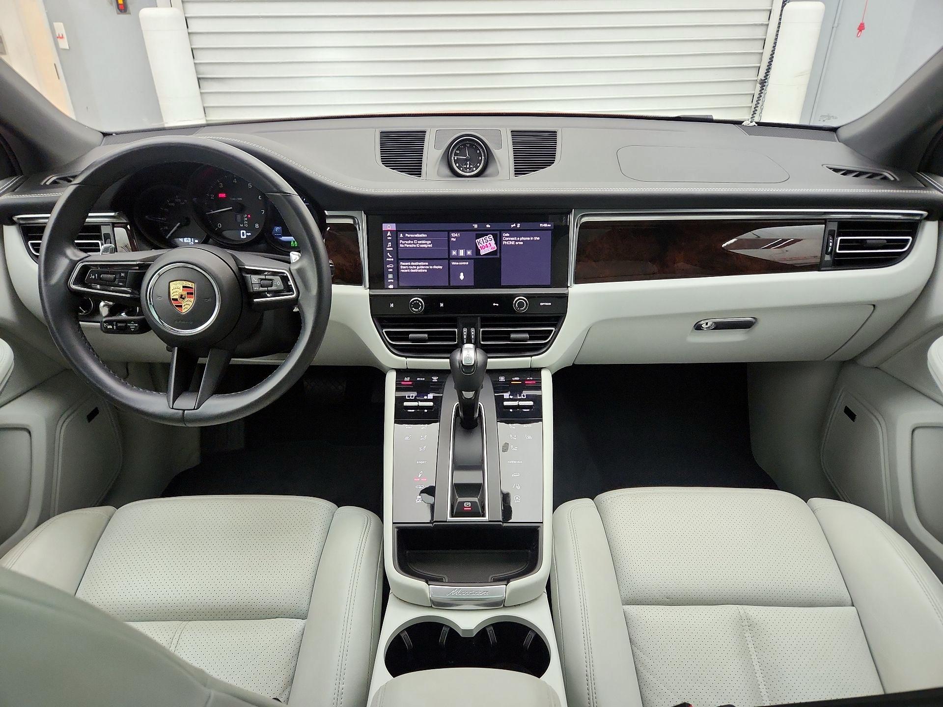 Thumbnail: 2023 Porsche Macan - 9