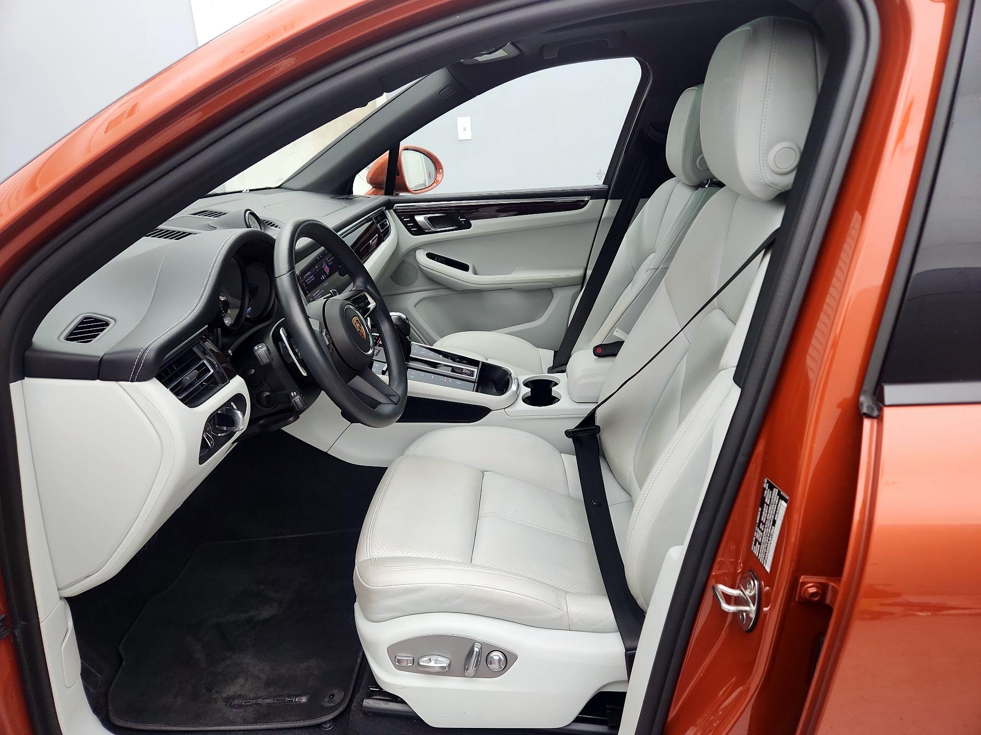 Thumbnail: 2023 Porsche Macan - 11